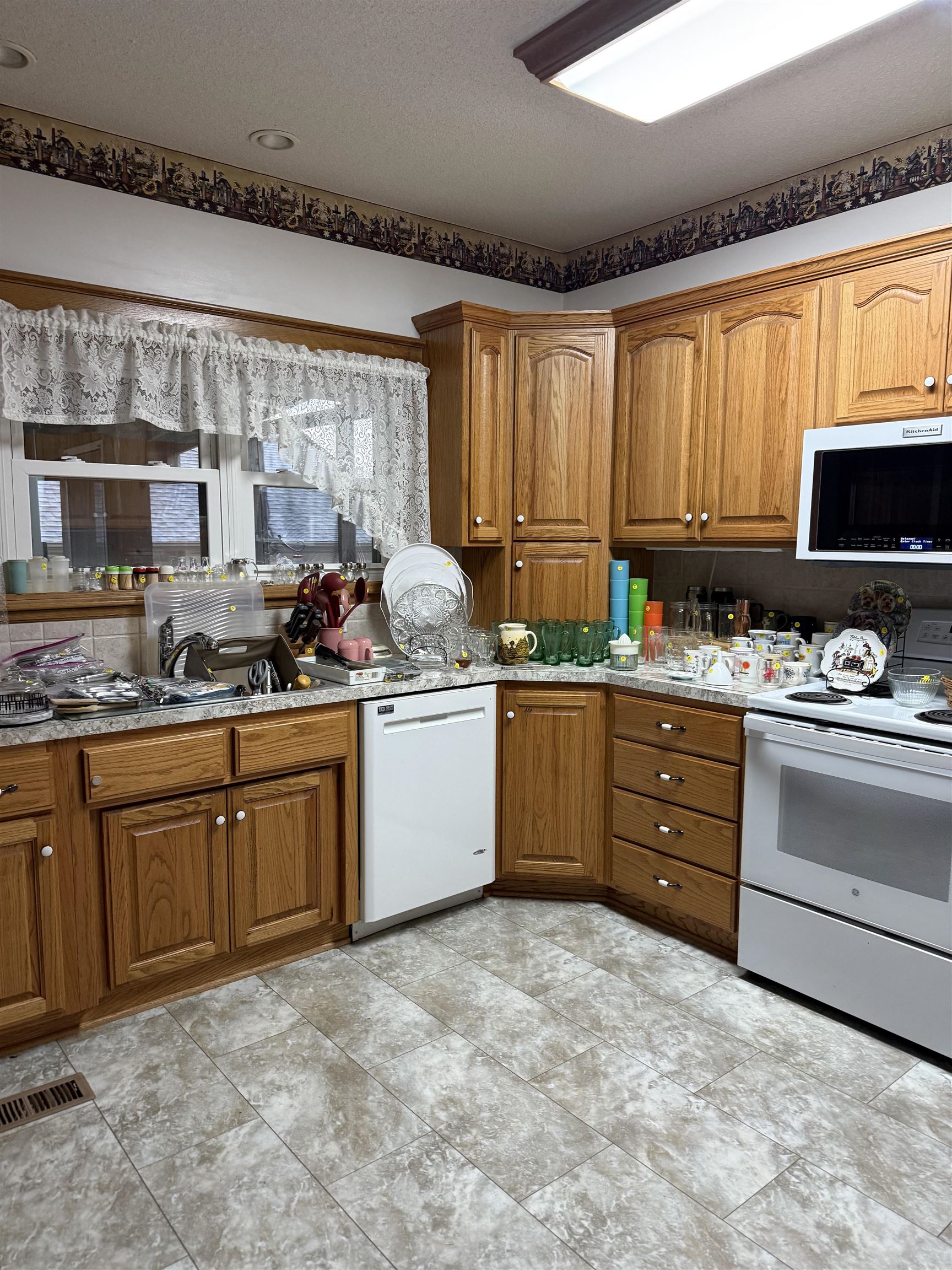 1447 N Custer Ln Property Photo 2