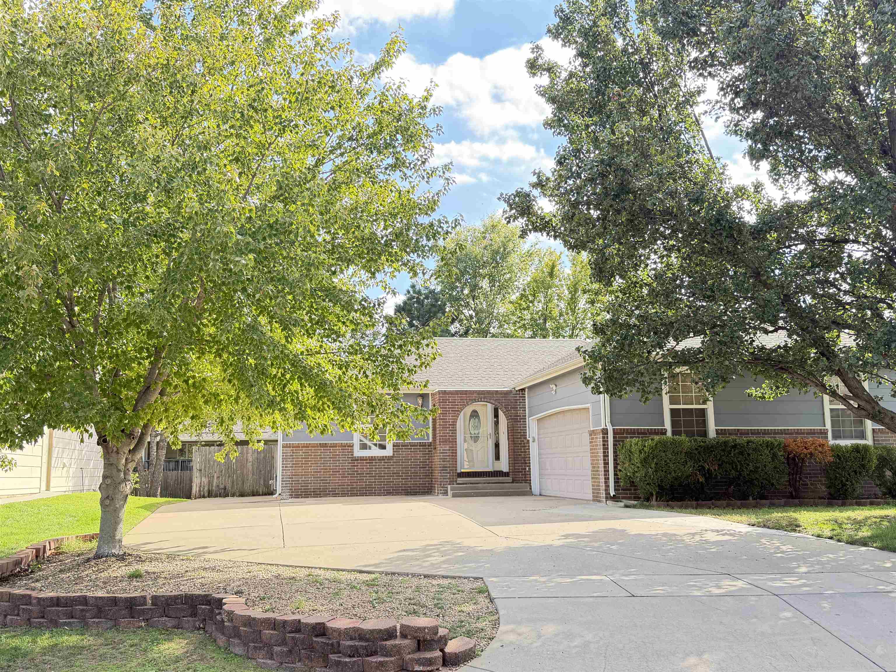 2342 N Sandplum Property Photo 1