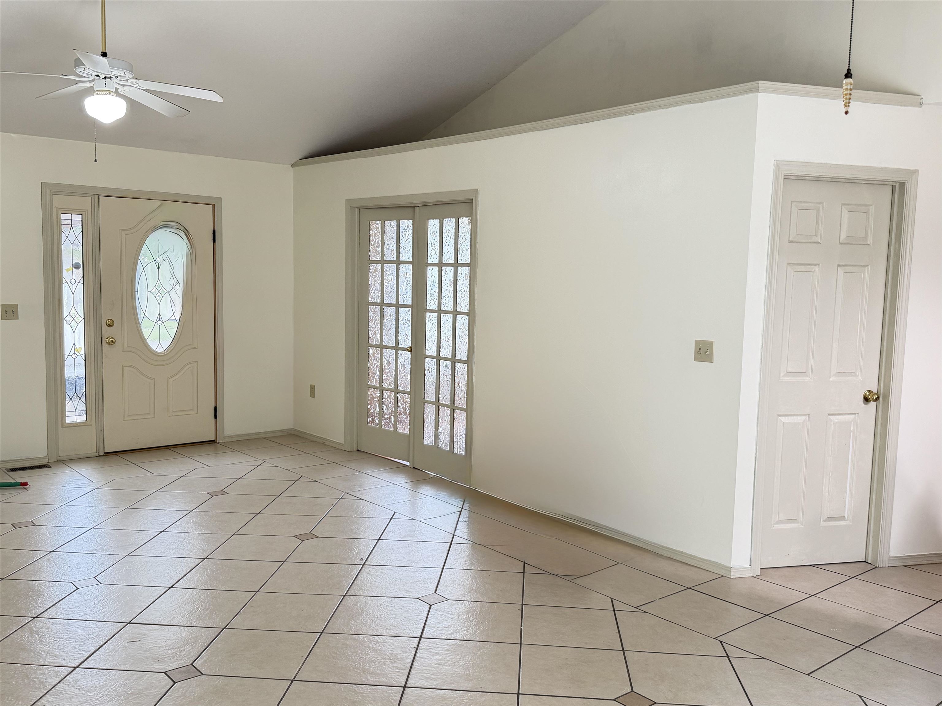 2342 N Sandplum Property Photo 4