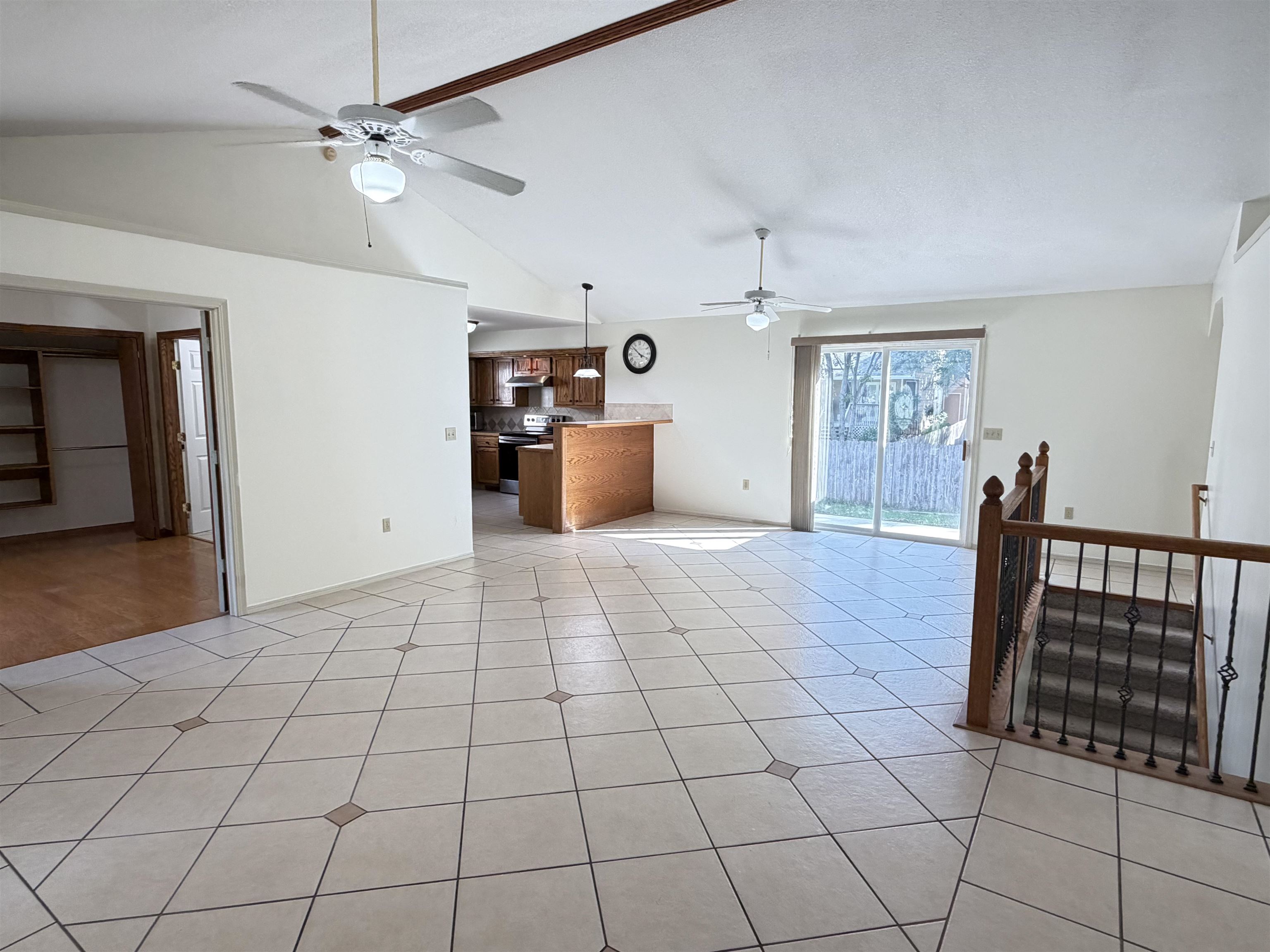 2342 N Sandplum Property Photo 7