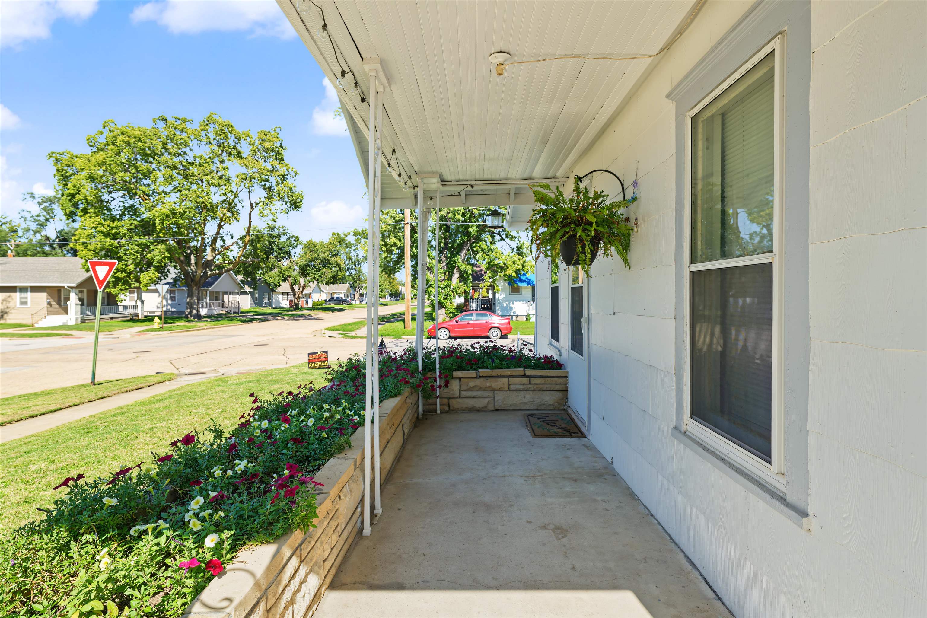 833 Sheridan St Property Photo 3