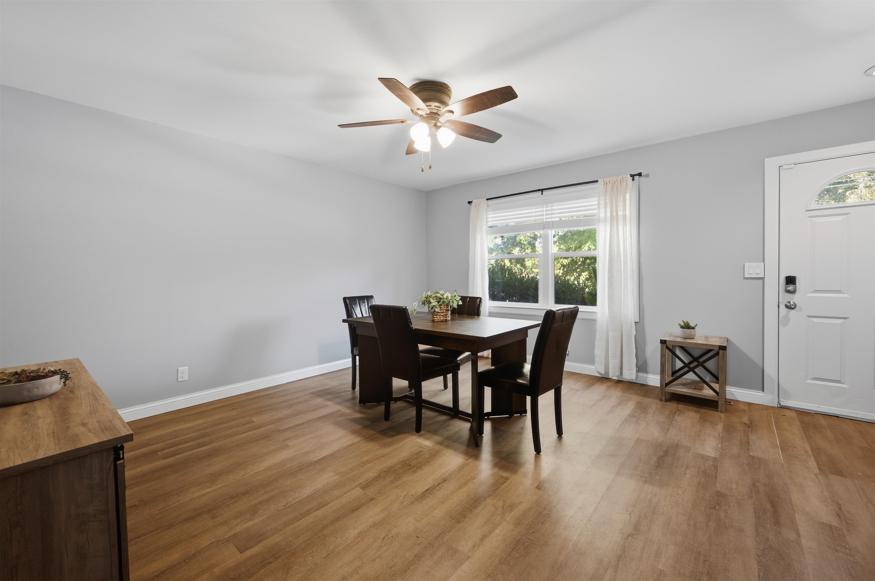 1399 N Valleyview St Property Photo 5