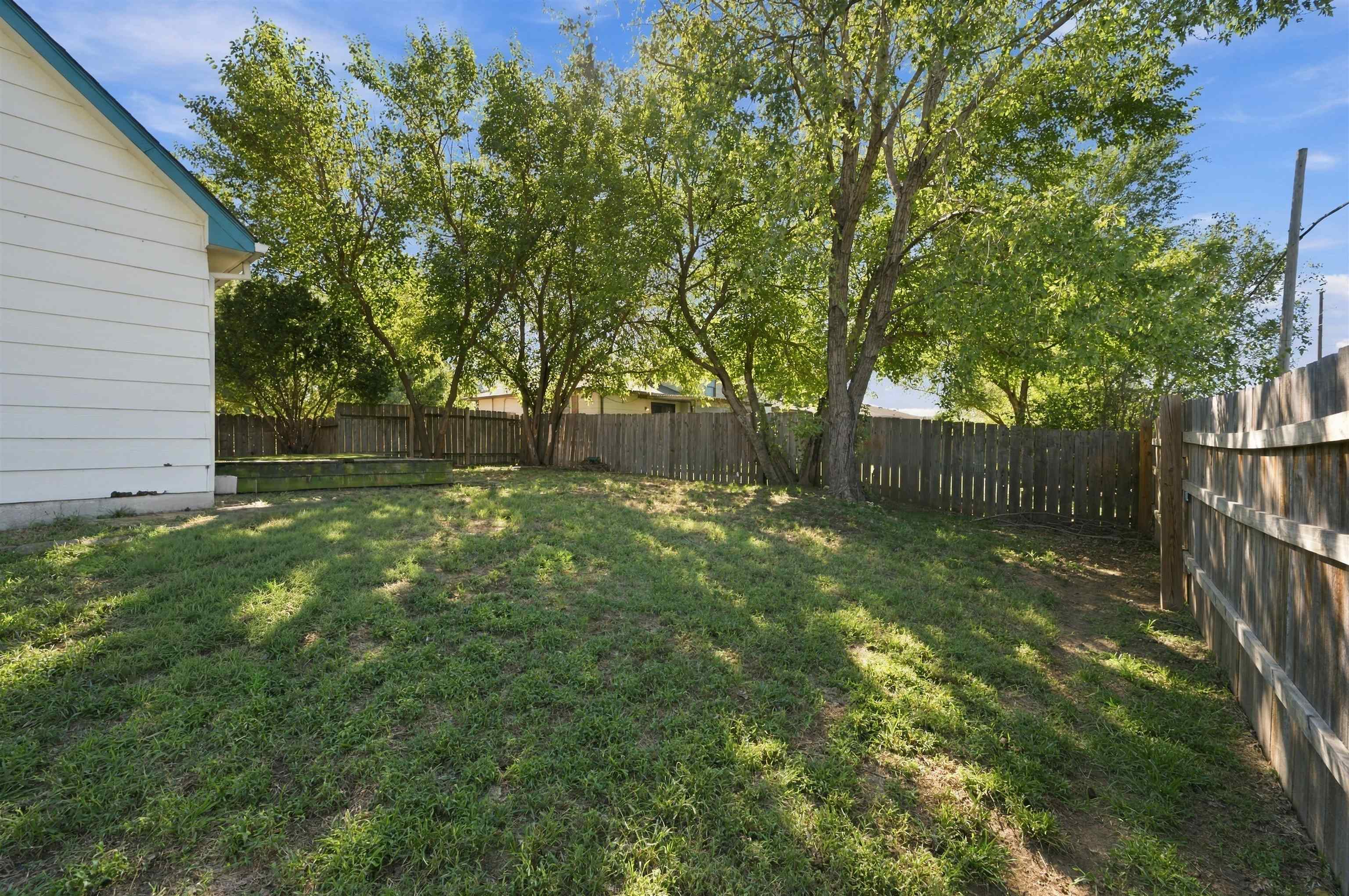 1399 N Valleyview St Property Photo 32
