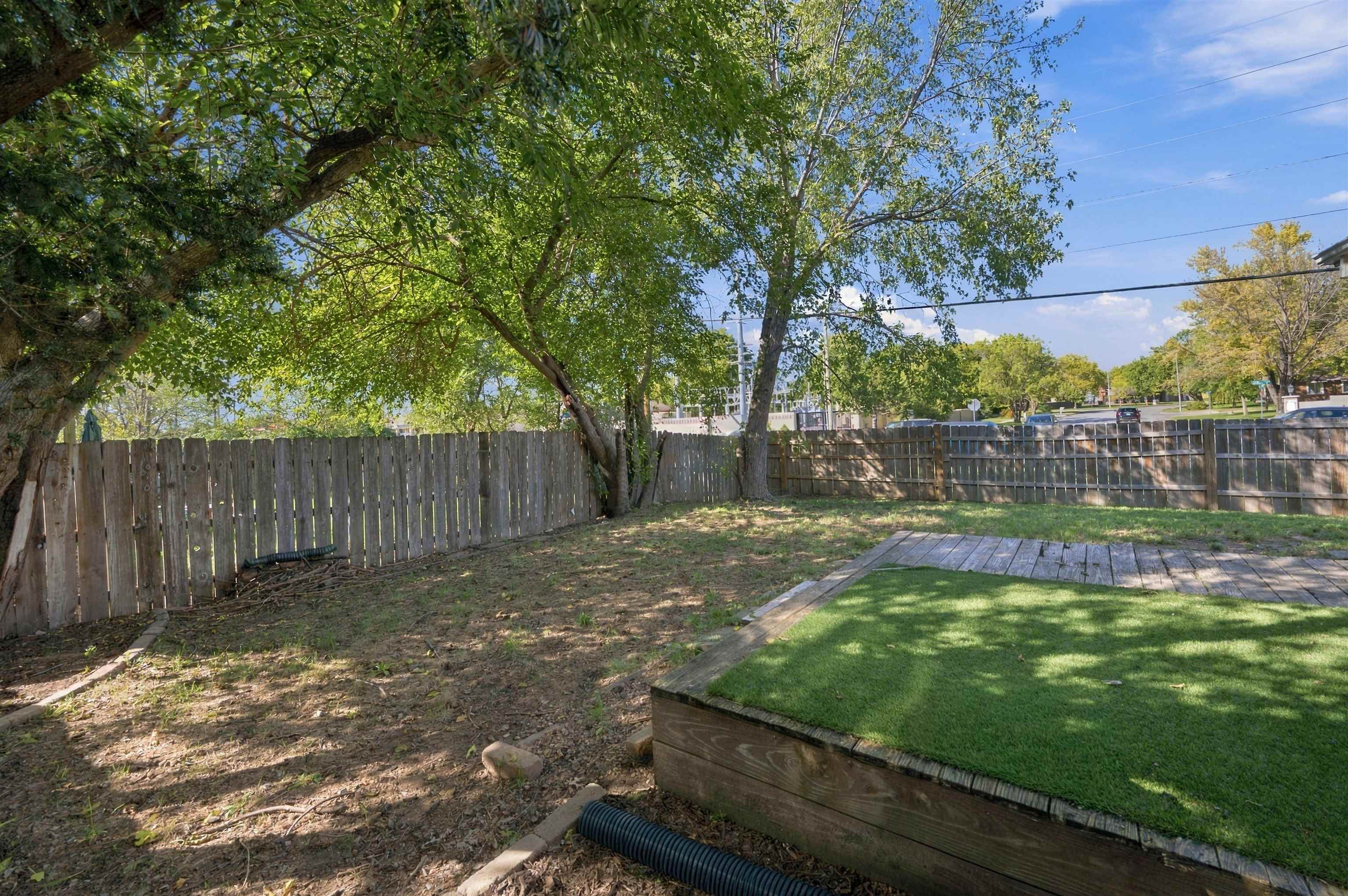 1399 N Valleyview St Property Photo 33