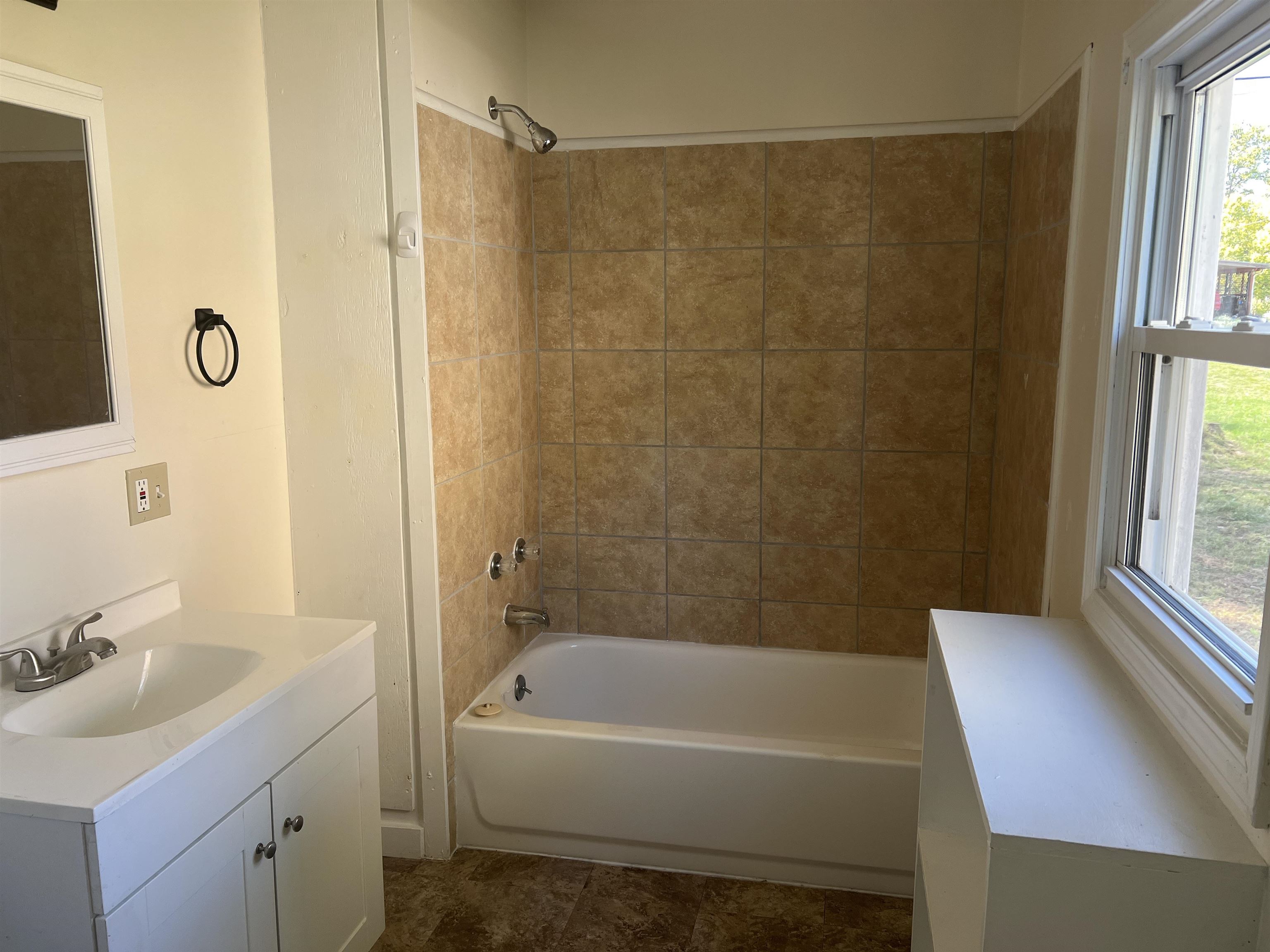 617 N 4 Property Photo 12