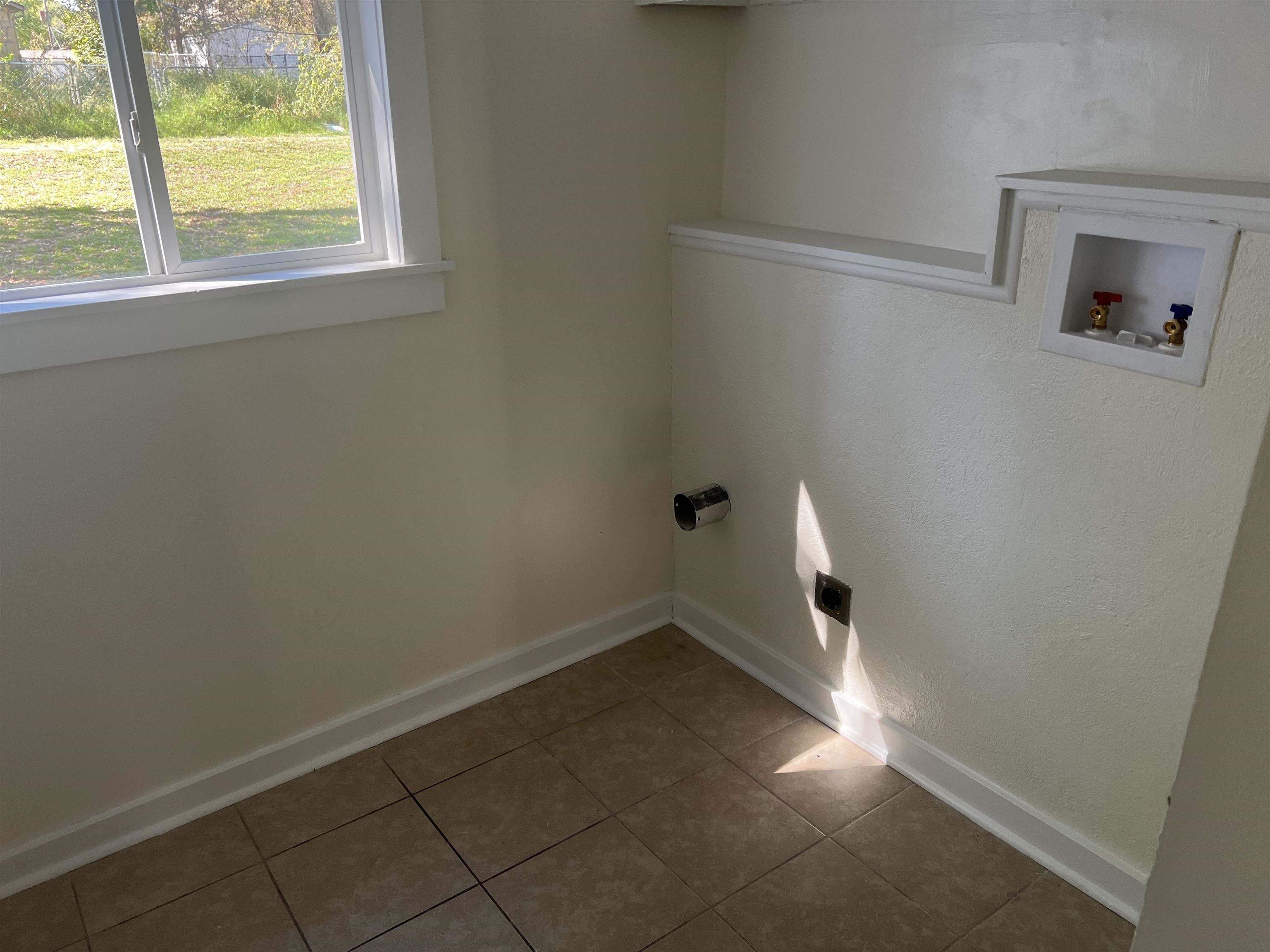 617 N 4 Property Photo 13