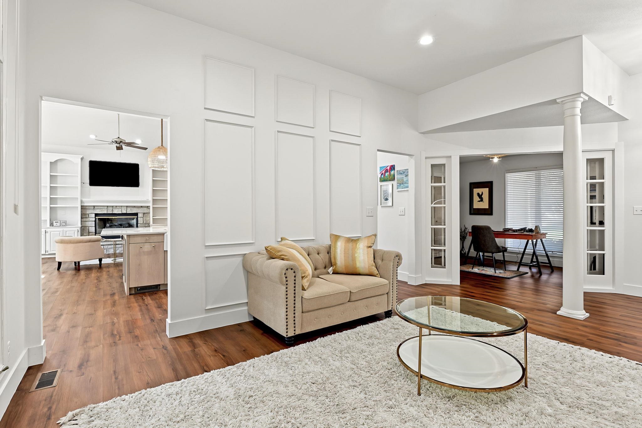 2410 N Lindberg Property Photo 4