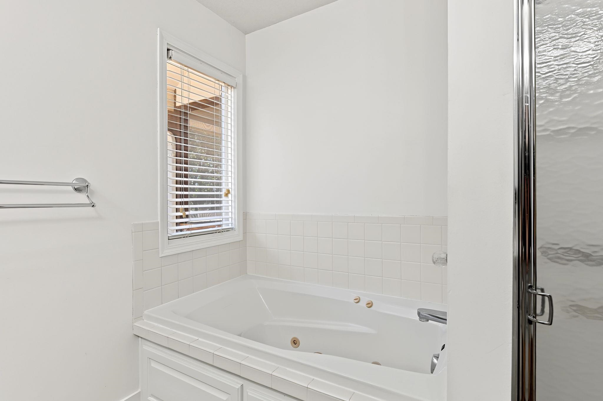 2410 N Lindberg Property Photo 21