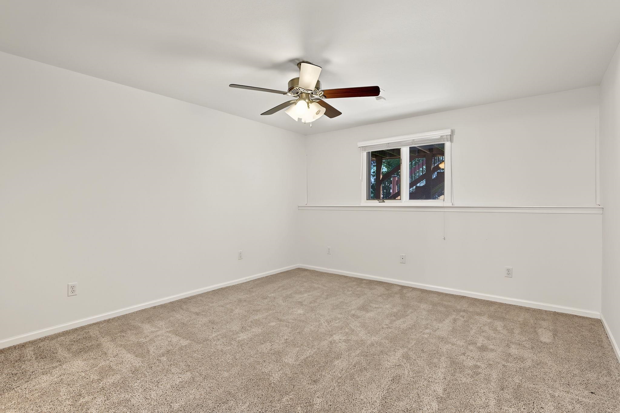 2410 N Lindberg Property Photo 26