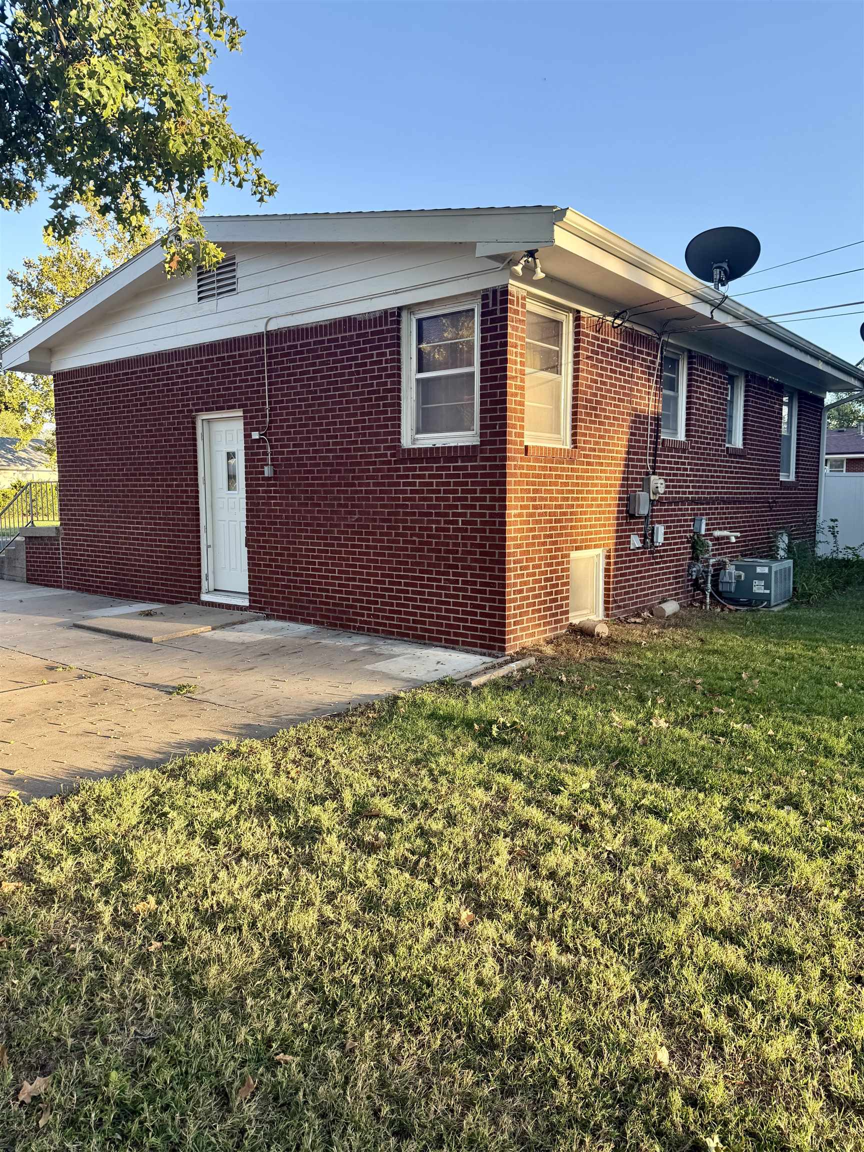 1017 S Poplar Property Photo 4