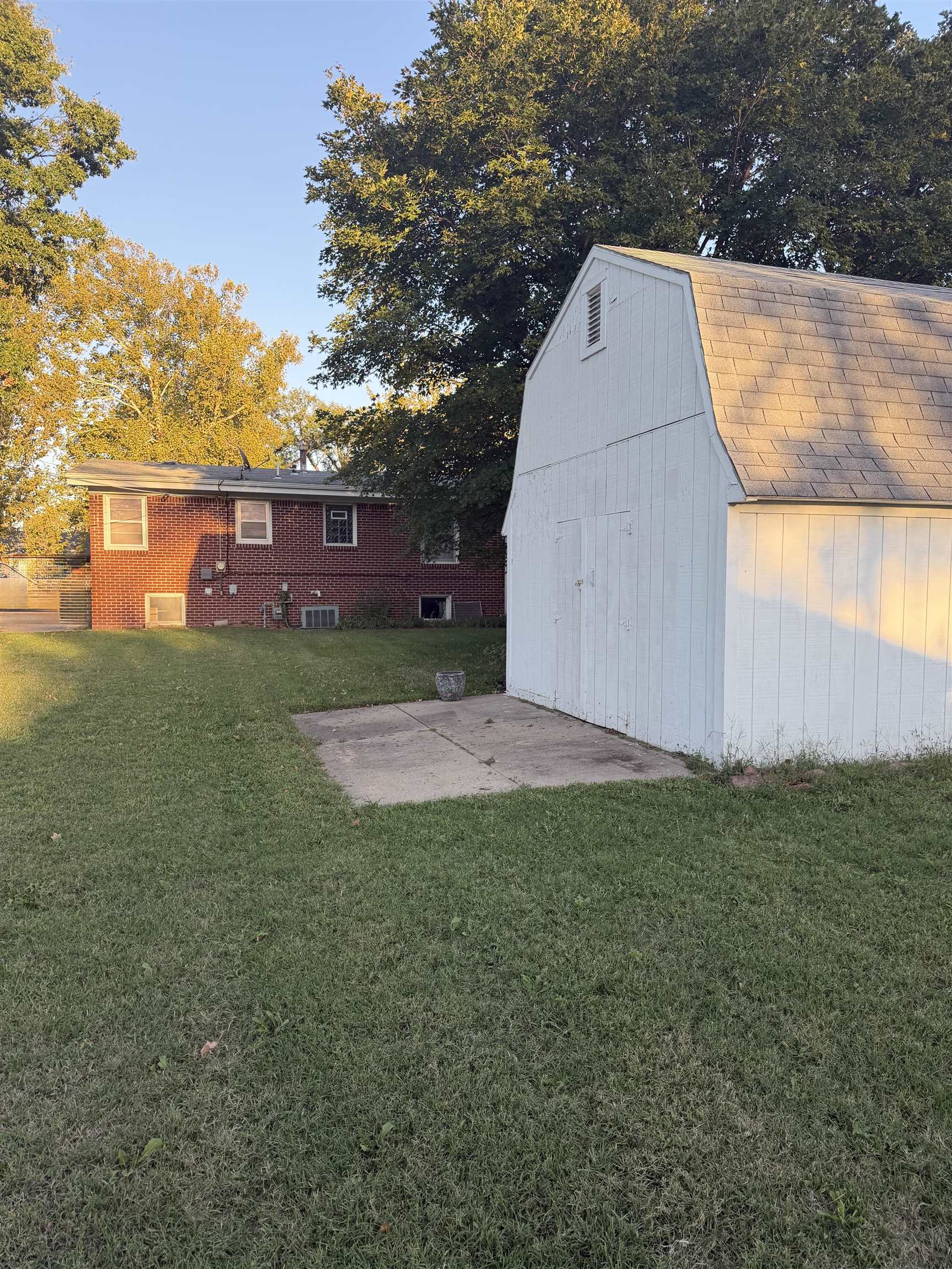 1017 S Poplar Property Photo 5