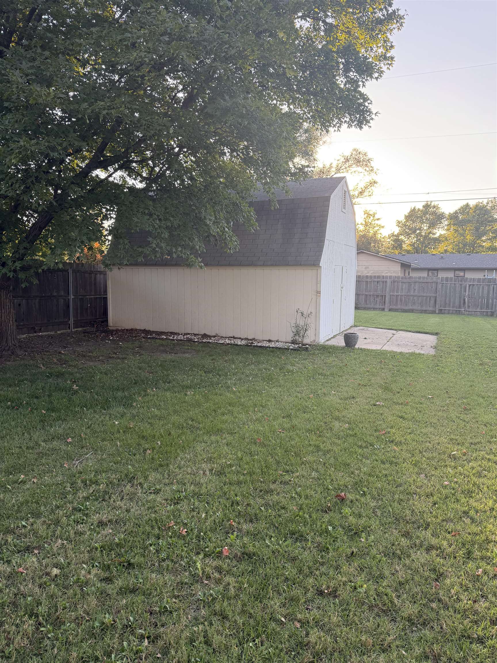 1017 S Poplar Property Photo 6