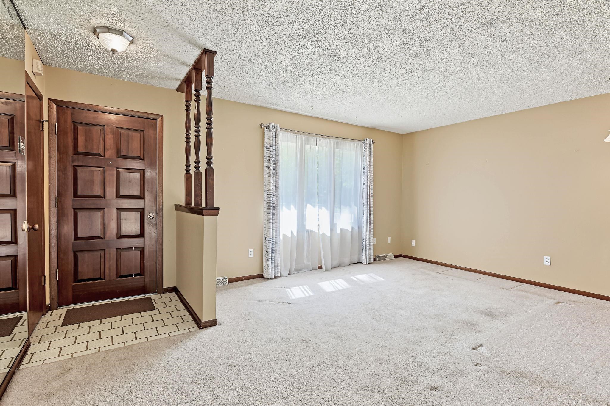 1000 E Market Property Photo 3