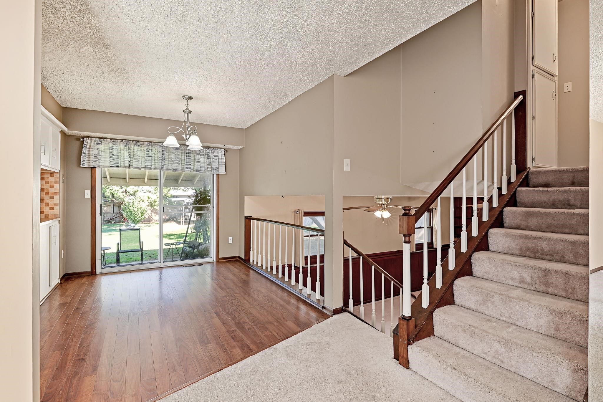 1000 E Market Property Photo 5