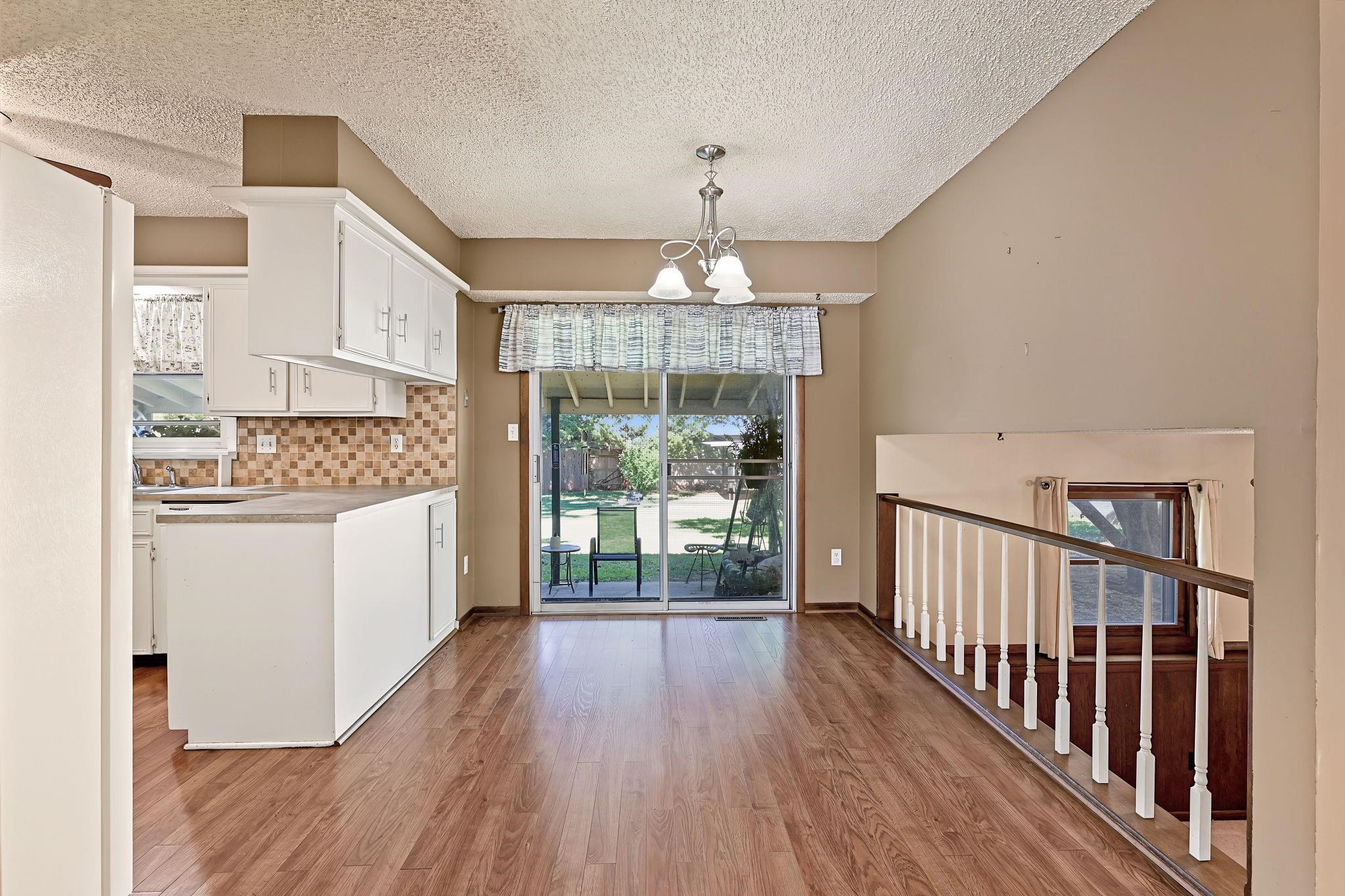 1000 E Market Property Photo 6