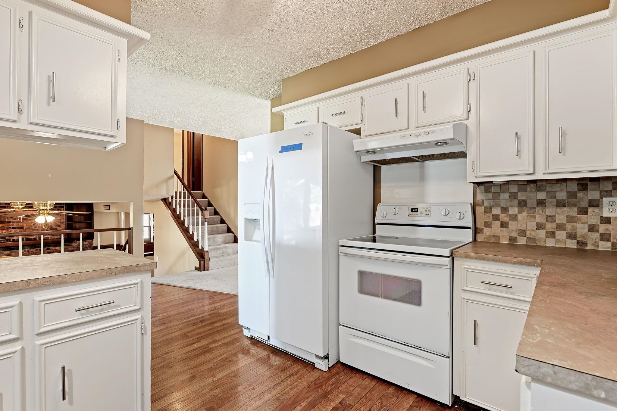 1000 E Market Property Photo 9
