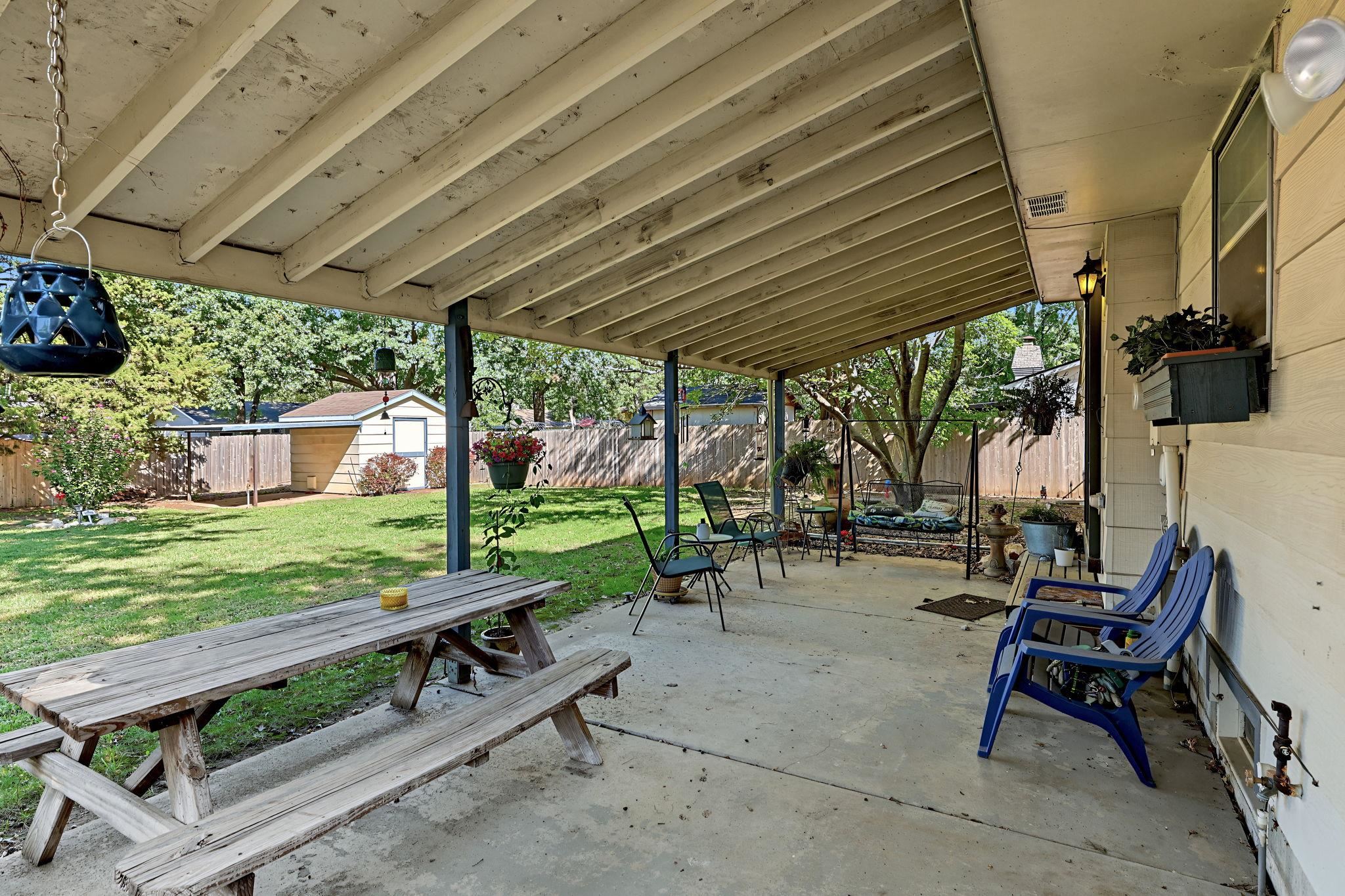 1000 E Market Property Photo 21