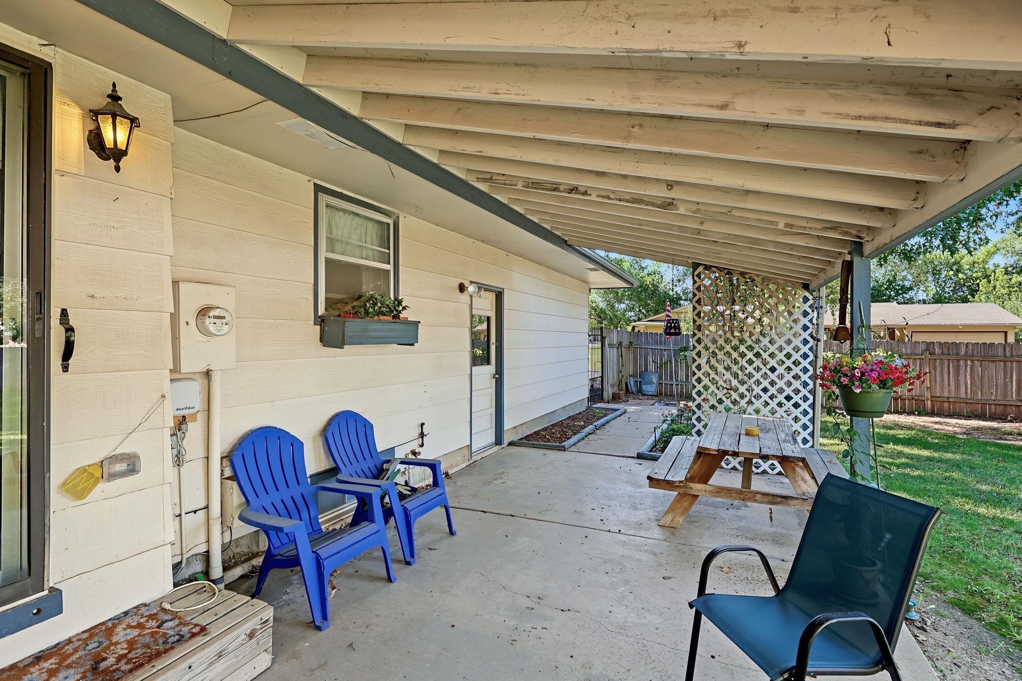 1000 E Market Property Photo 22