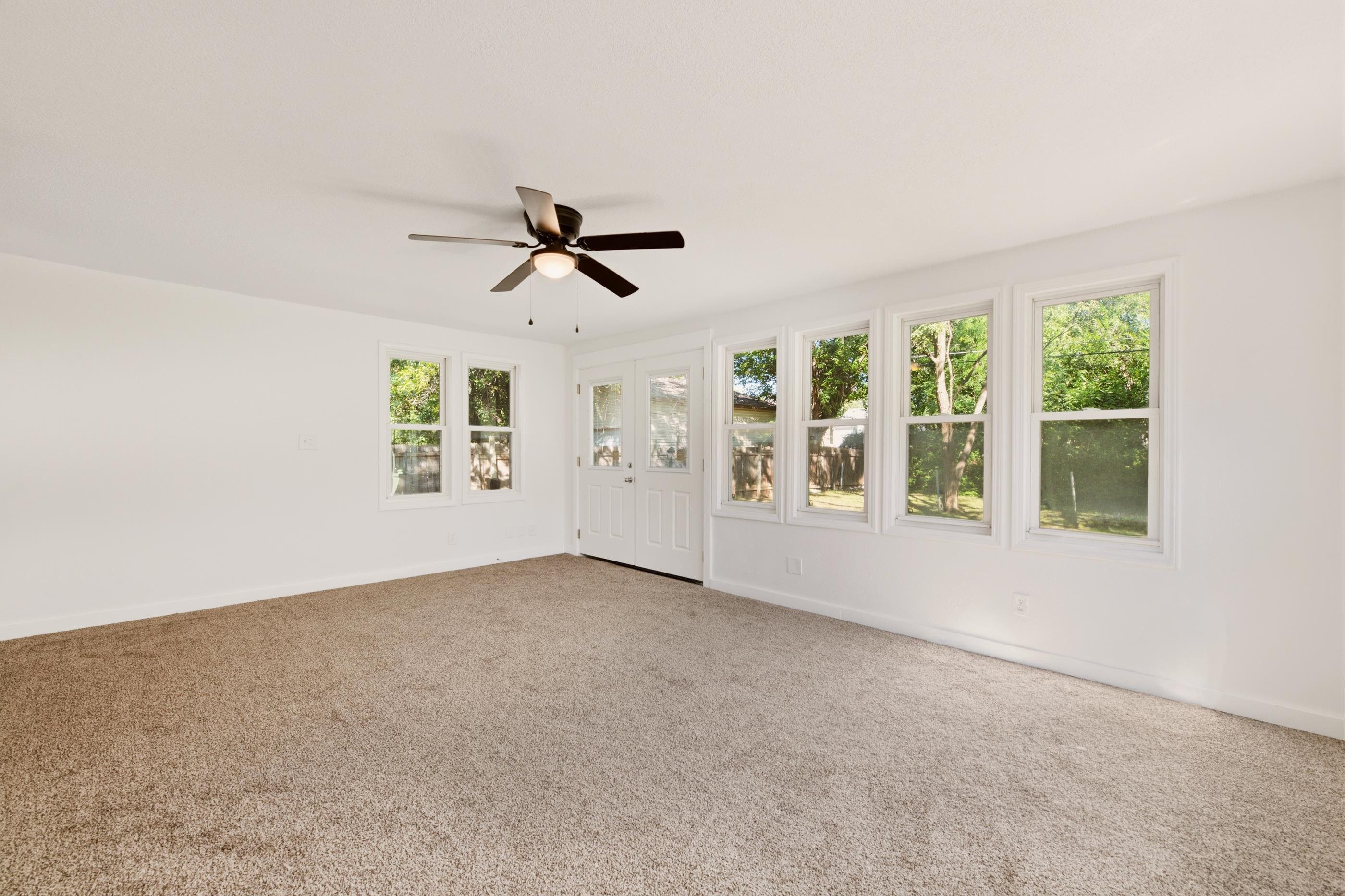 1044 N Old Manor Rd Property Photo 10