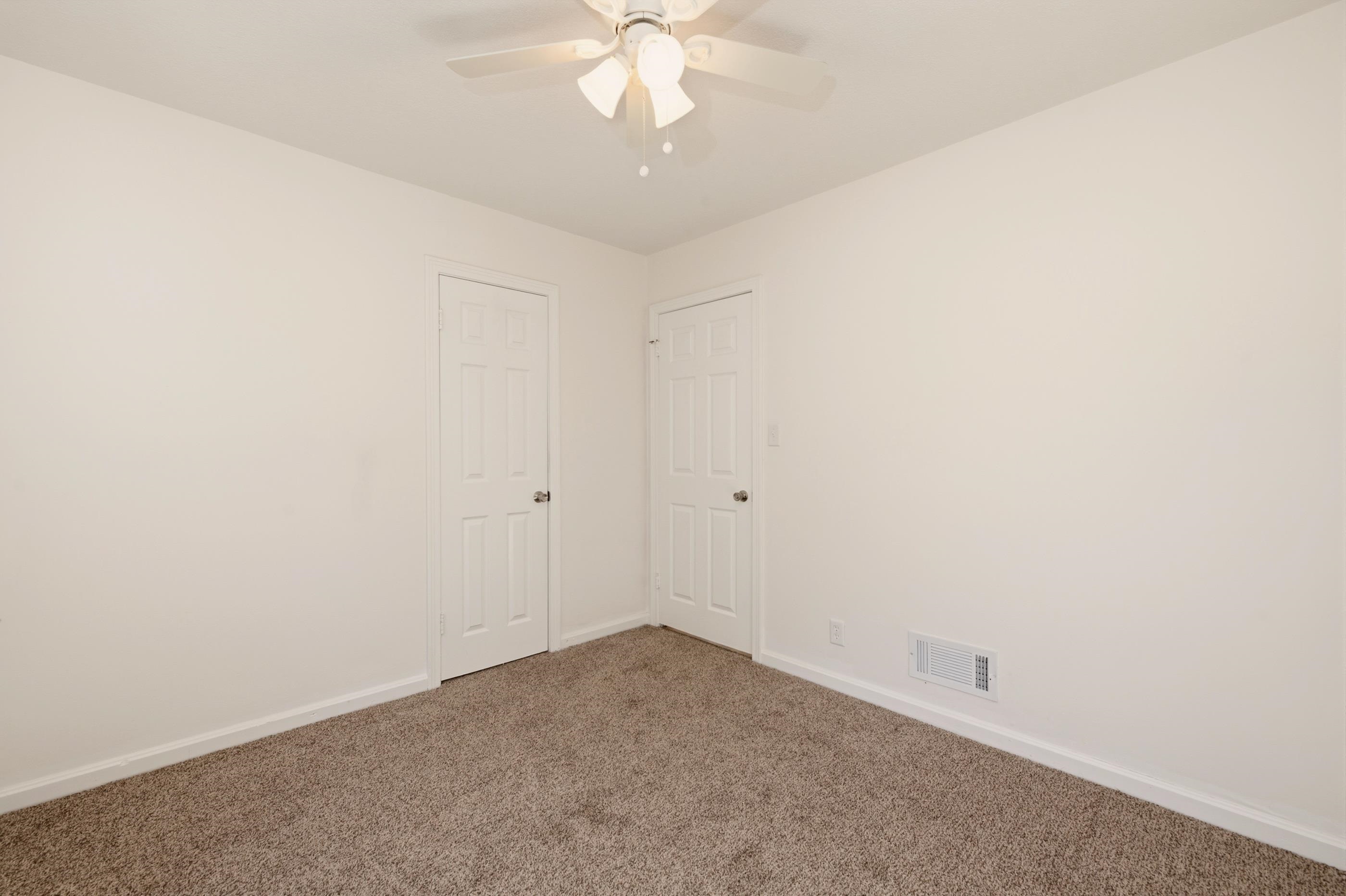 1044 N Old Manor Rd Property Photo 14
