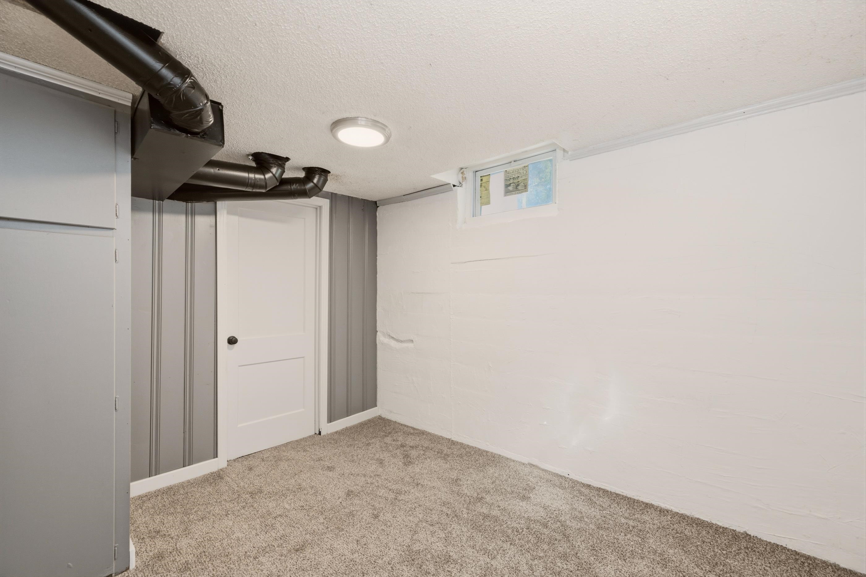 1044 N Old Manor Rd Property Photo 17