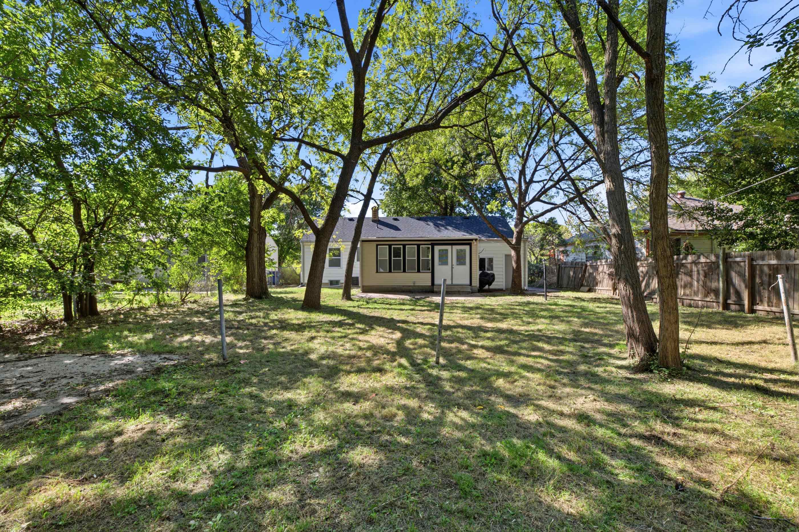1044 N Old Manor Rd Property Photo 20