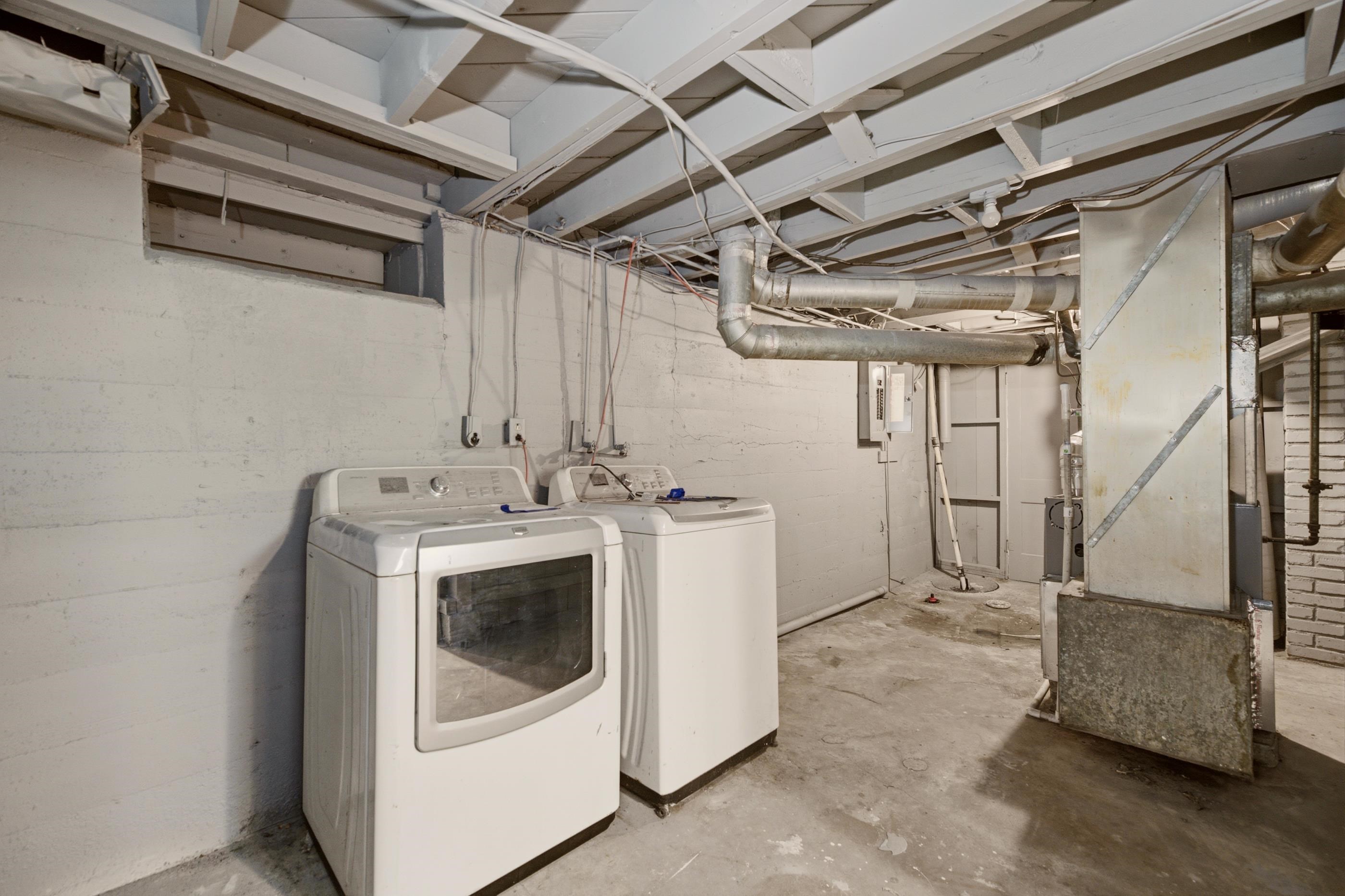 1044 N Old Manor Rd Property Photo 34