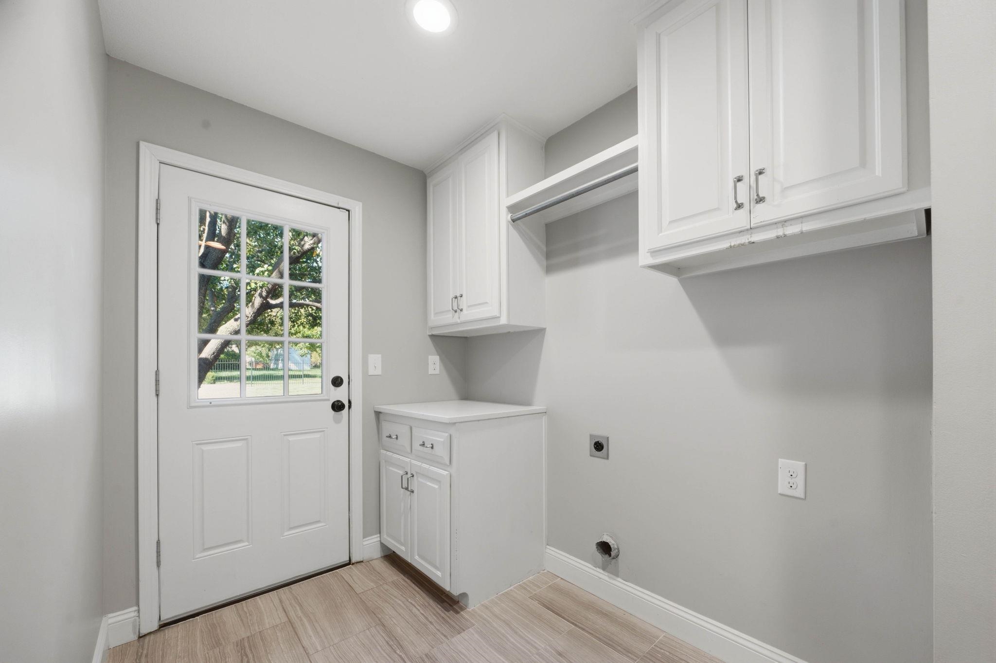 2903 N Cypress Property Photo 19