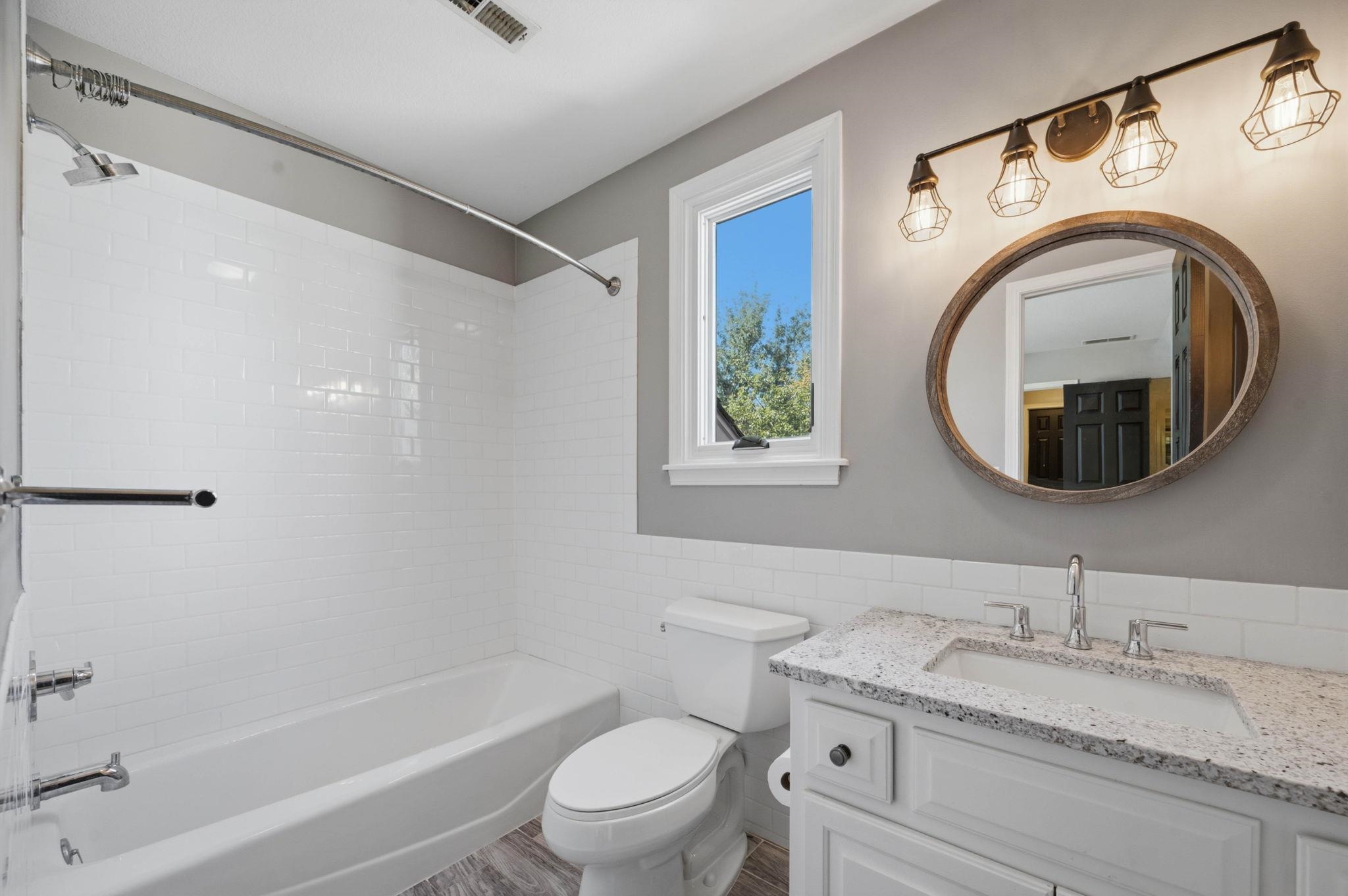 2903 N Cypress Property Photo 21