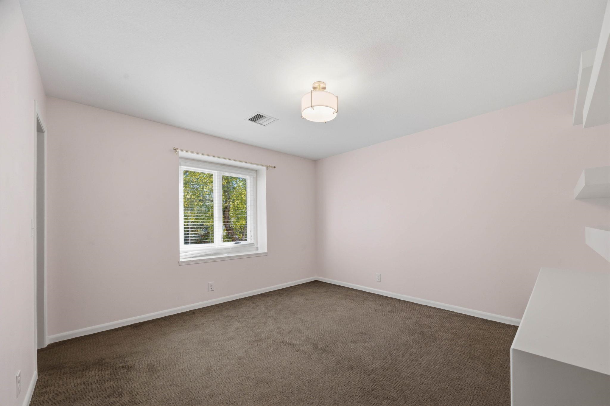 2903 N Cypress Property Photo 22