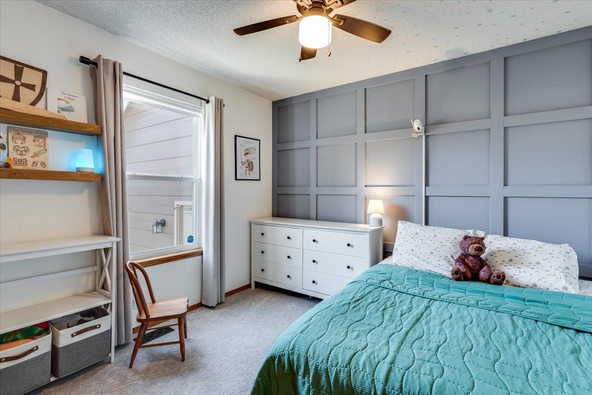2430 S Westgate Ct. Property Photo 4