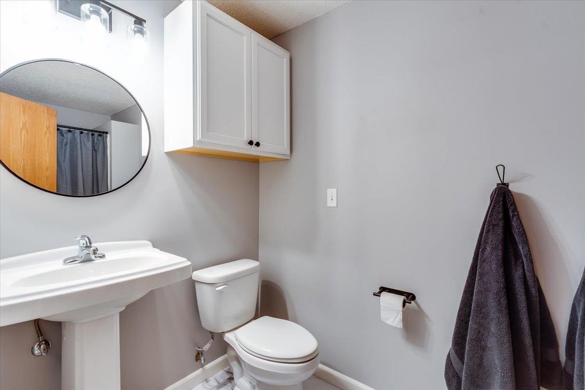 2430 S Westgate Ct. Property Photo 32