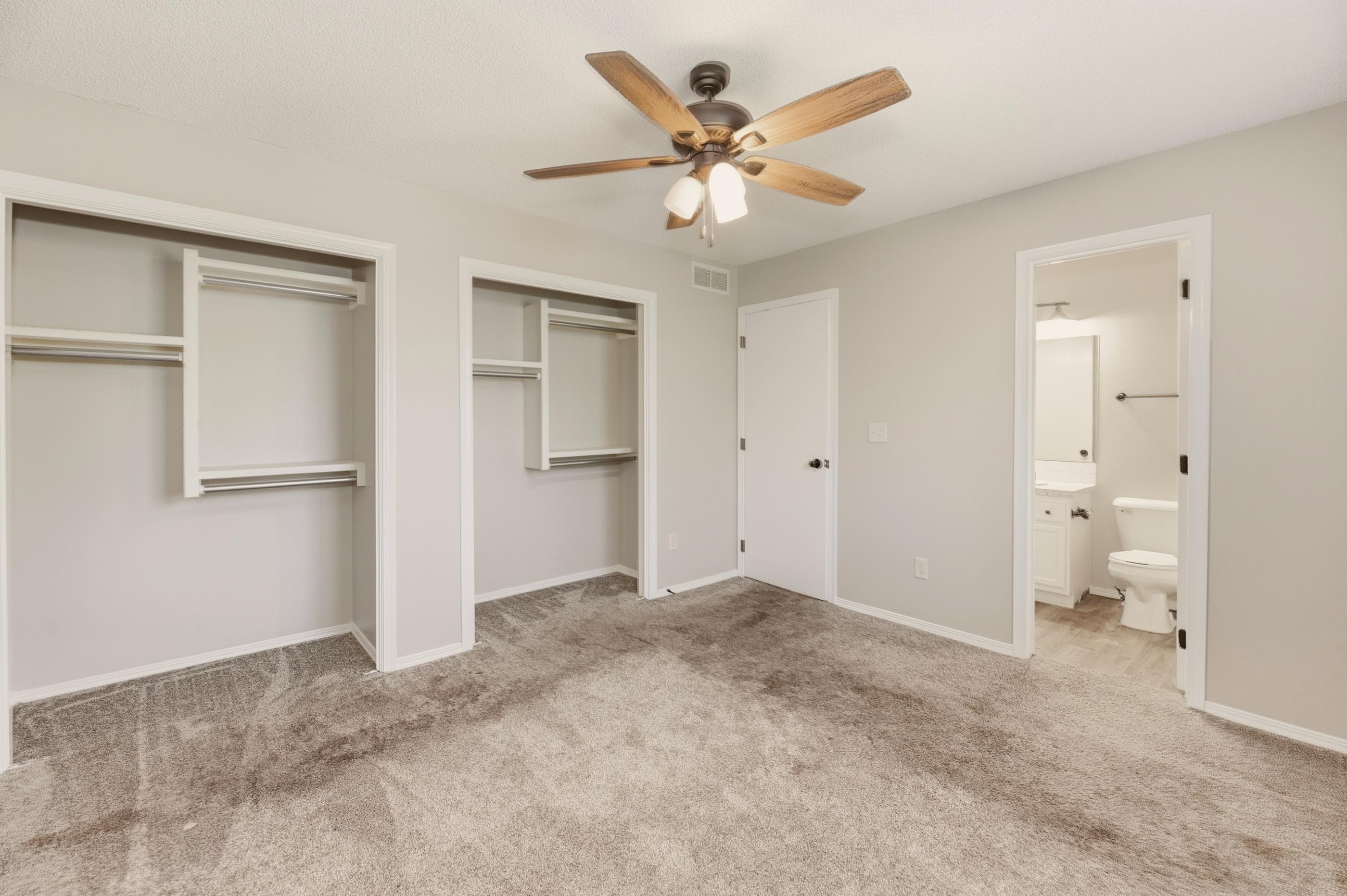 1610 E Summerwood Property Photo 9