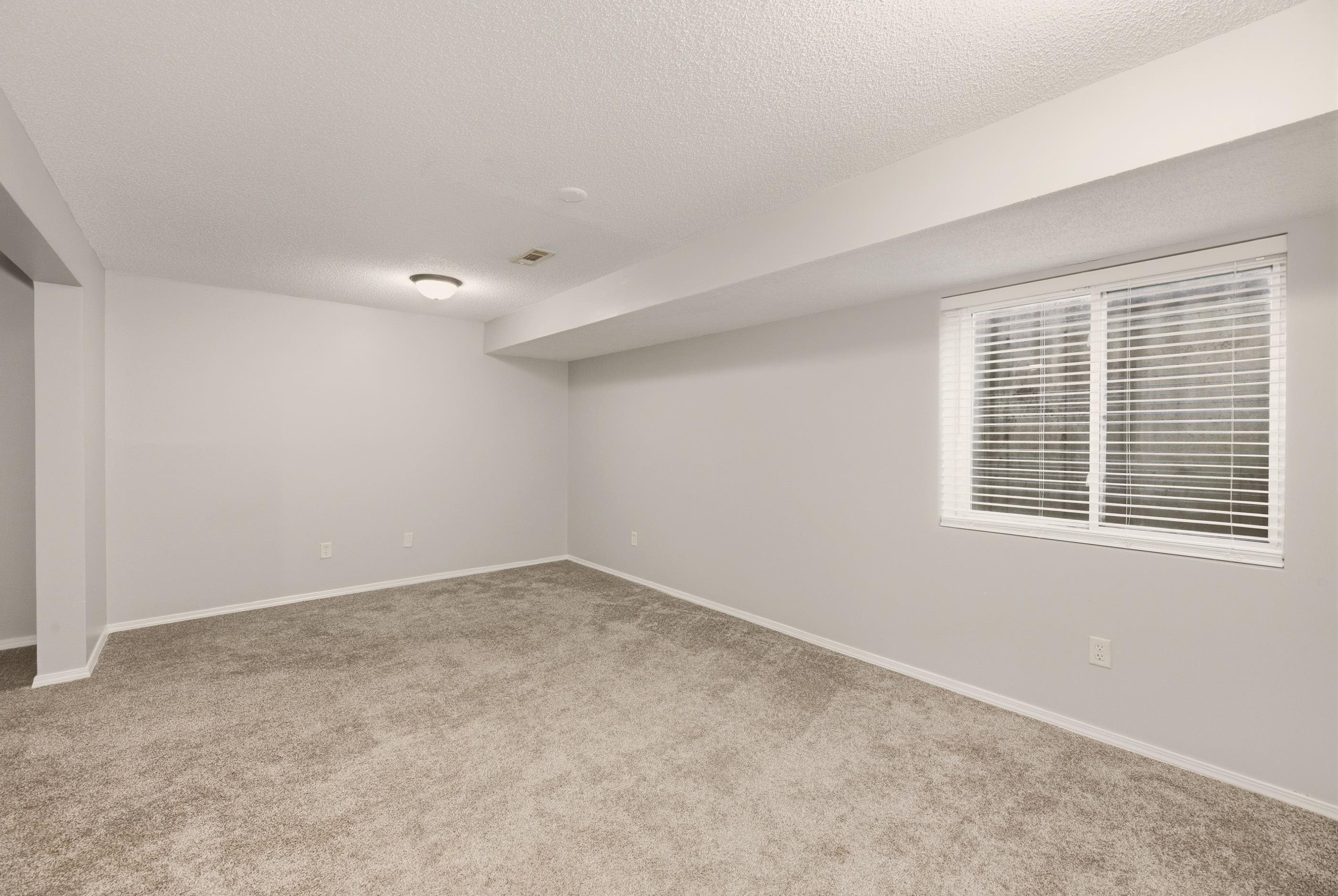 1610 E Summerwood Property Photo 13