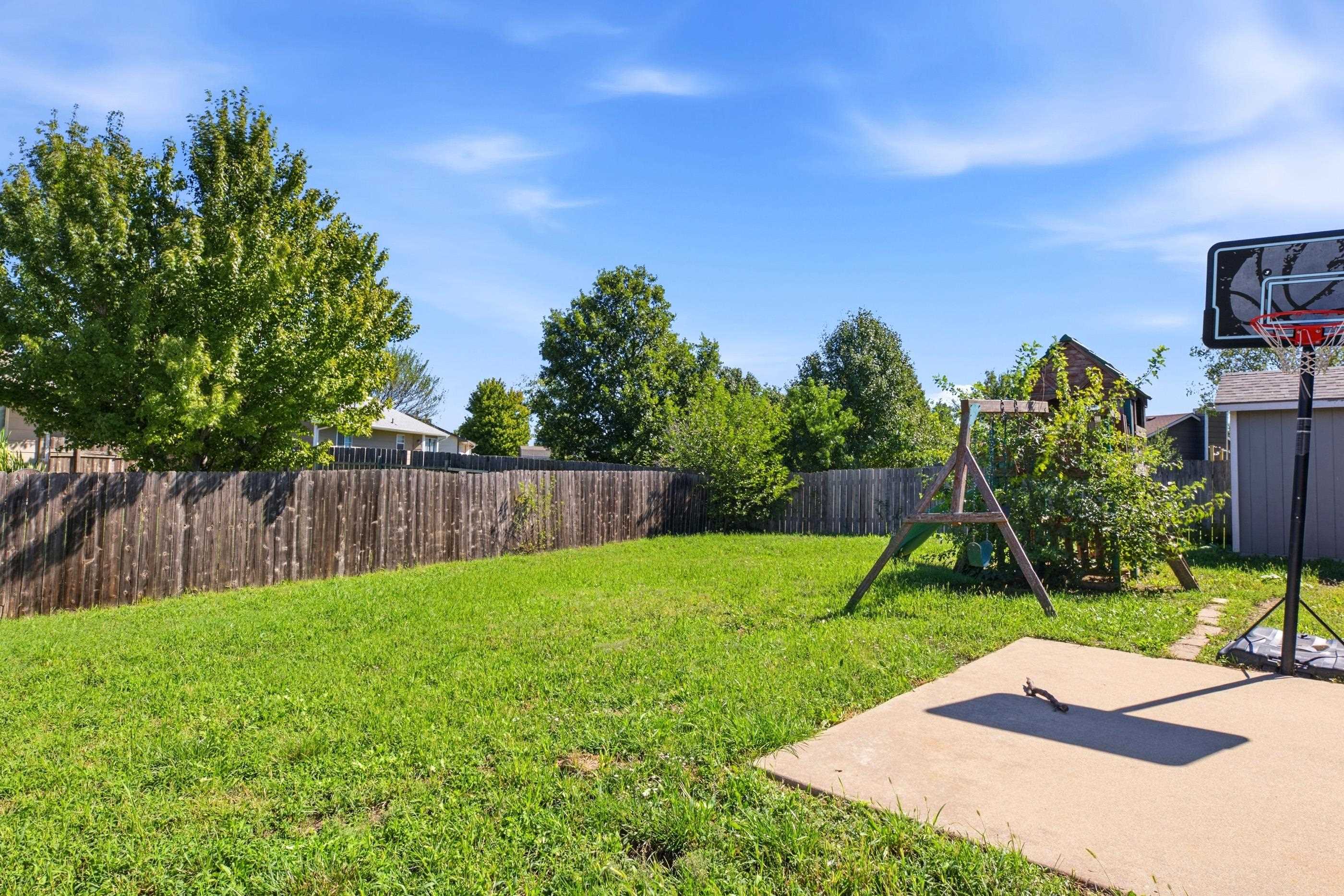 1610 E Summerwood Property Photo 18