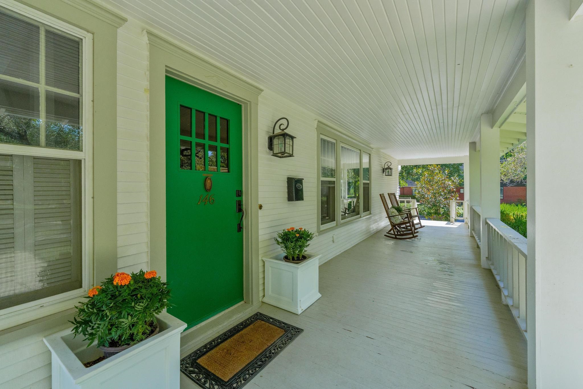 146 S Belmont Property Photo 3