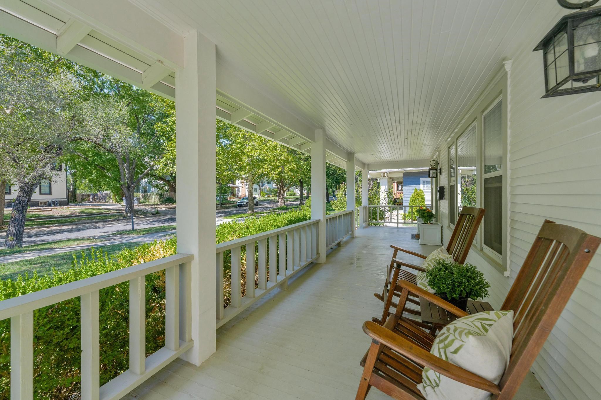146 S Belmont Property Photo 4