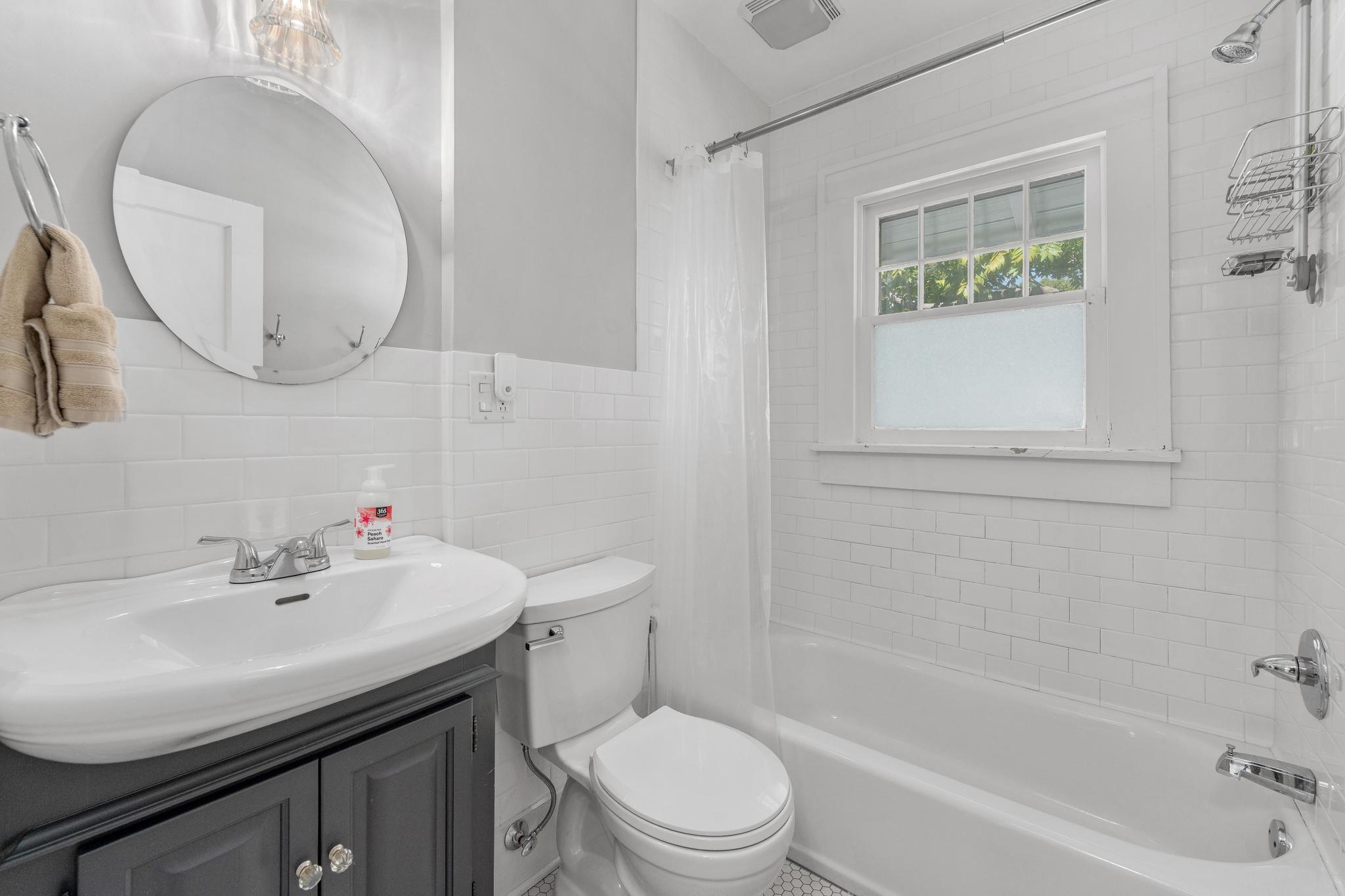 146 S Belmont Property Photo 25