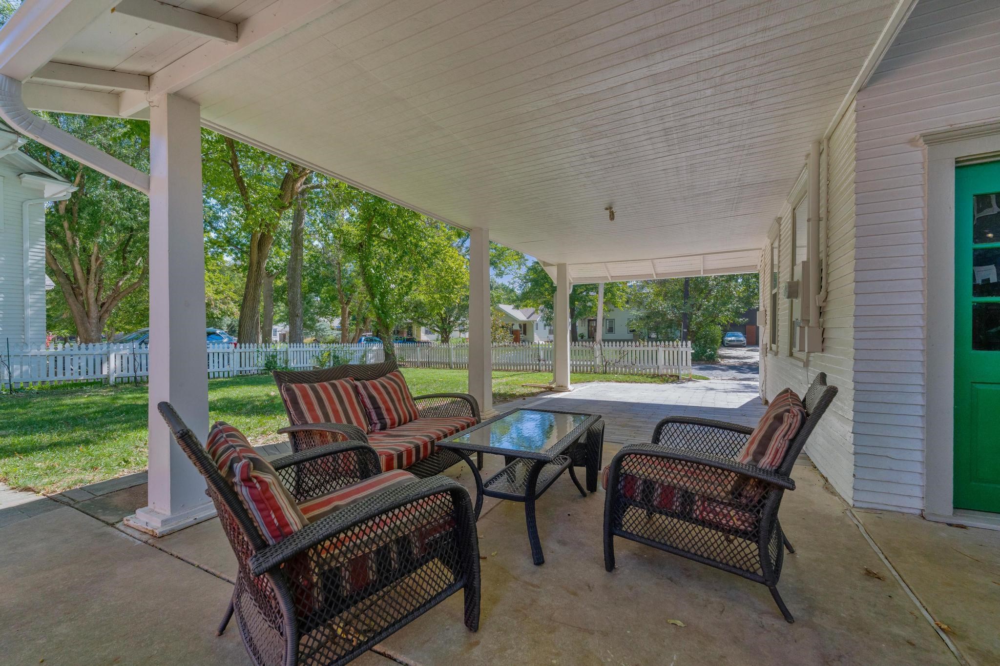 146 S Belmont Property Photo 29