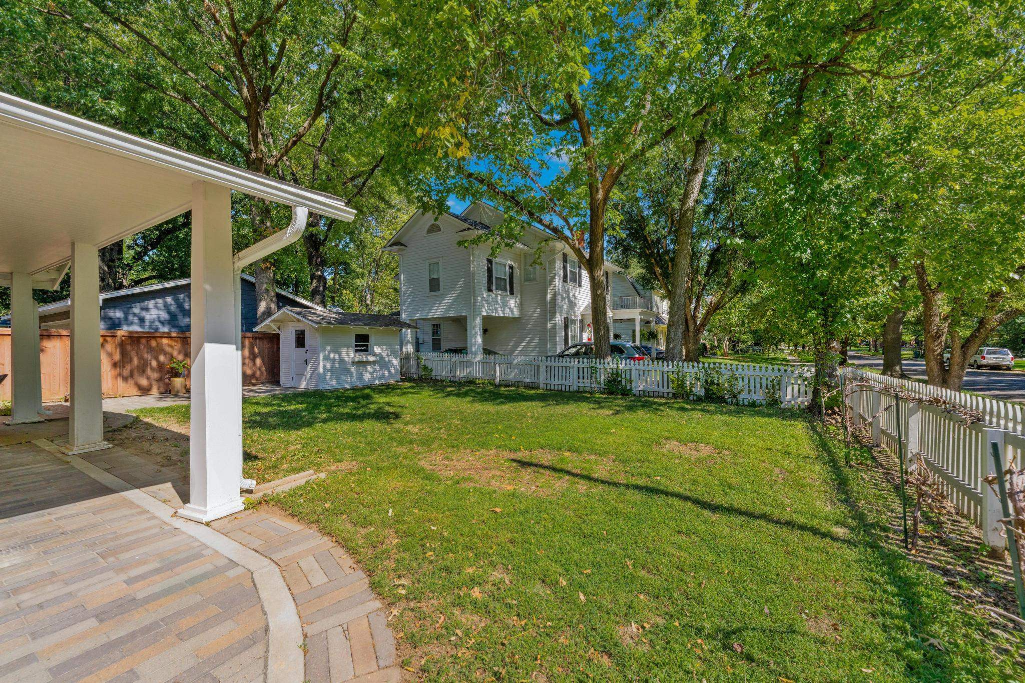146 S Belmont Property Photo 30