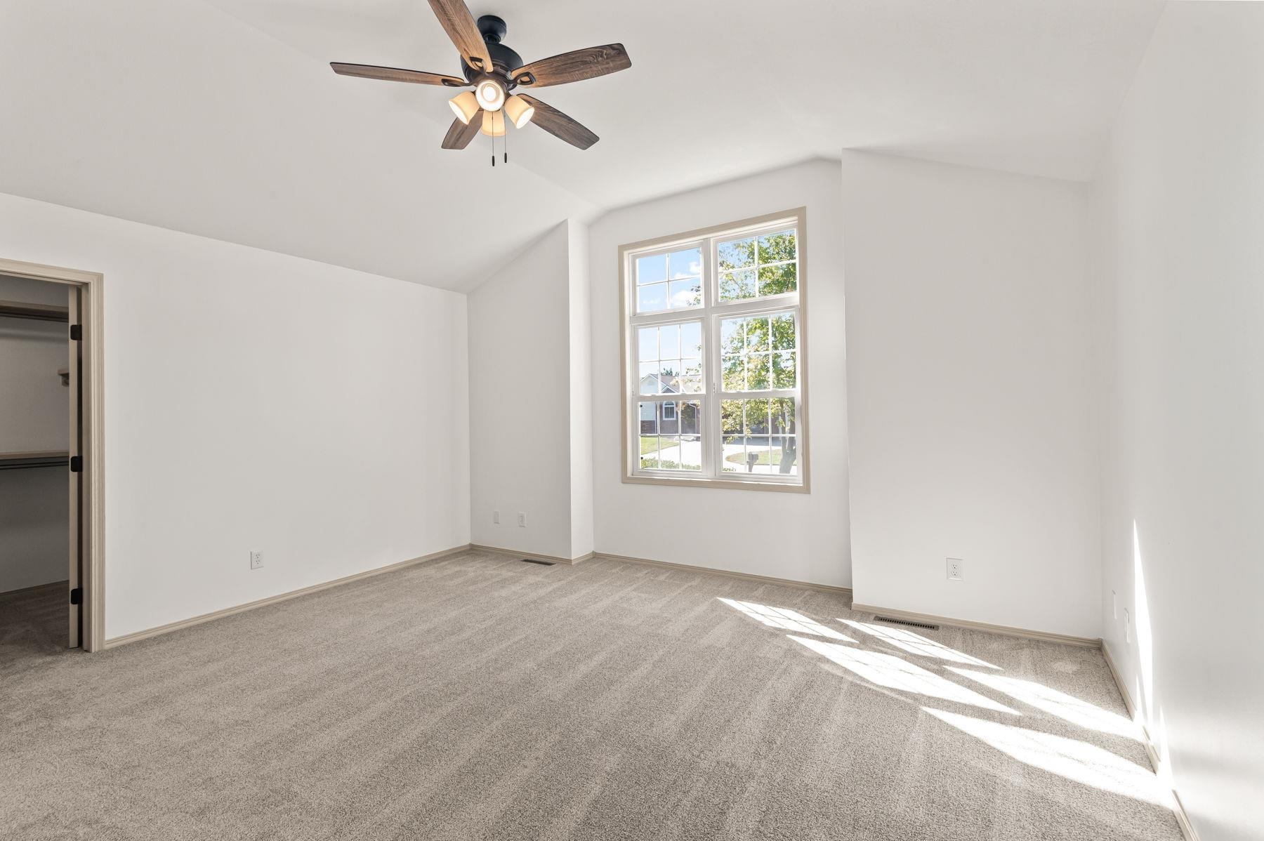15818 E Woodcreek St Property Photo 15