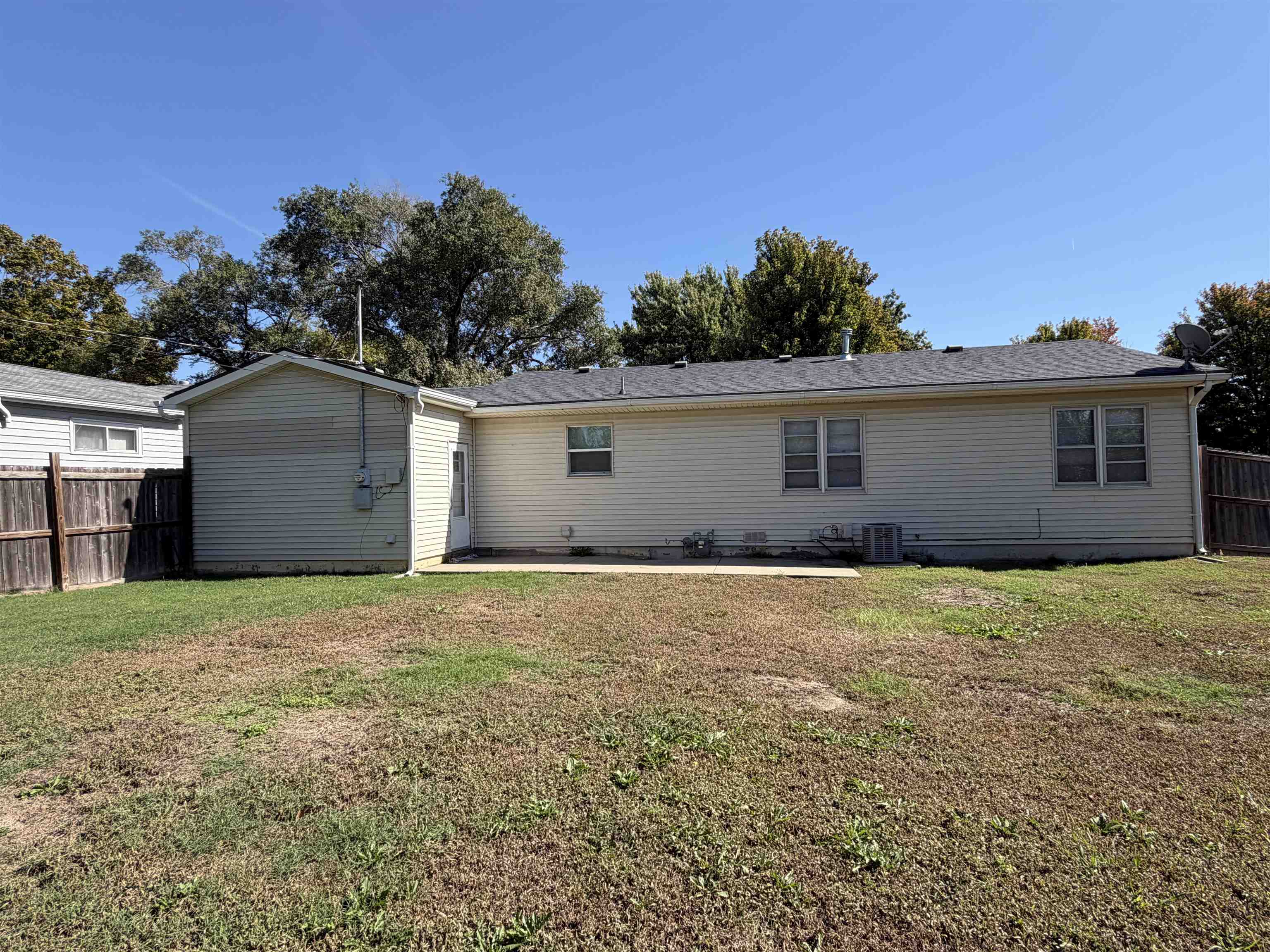 303 N Hillside St Property Photo 22