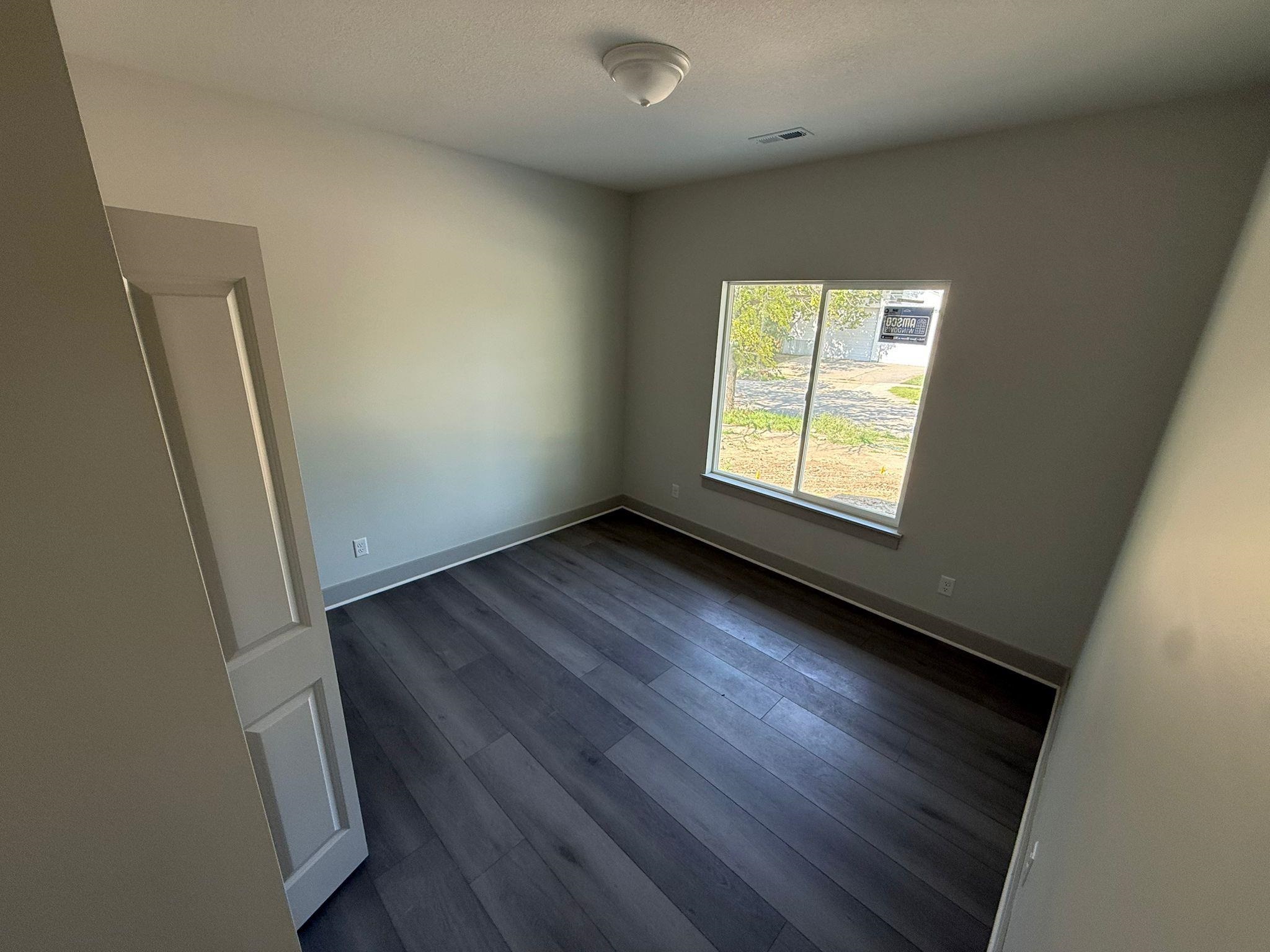 1452 N Lorraine Ave Property Photo 3