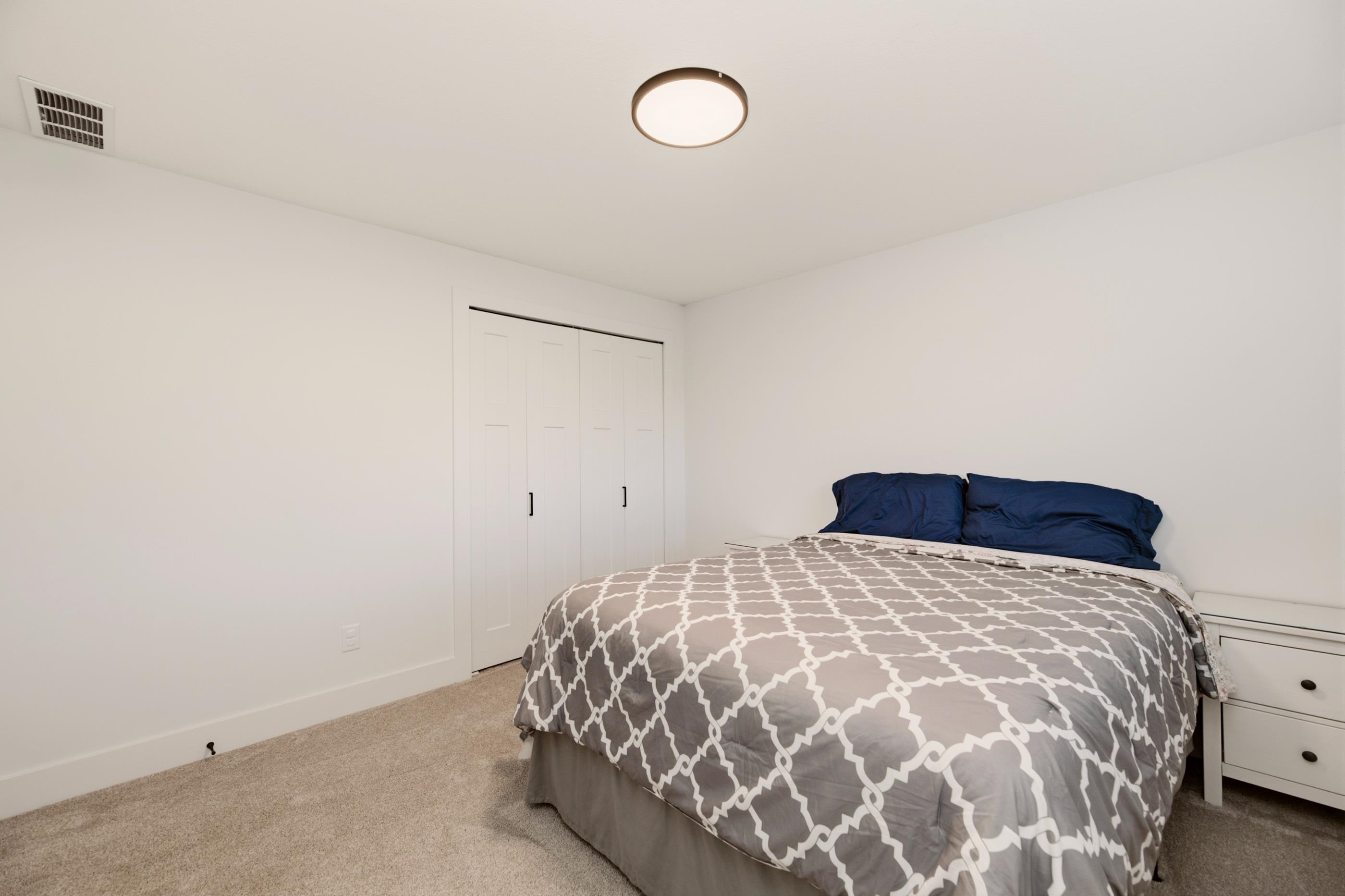 9634 W Cedar Ln Property Photo 32