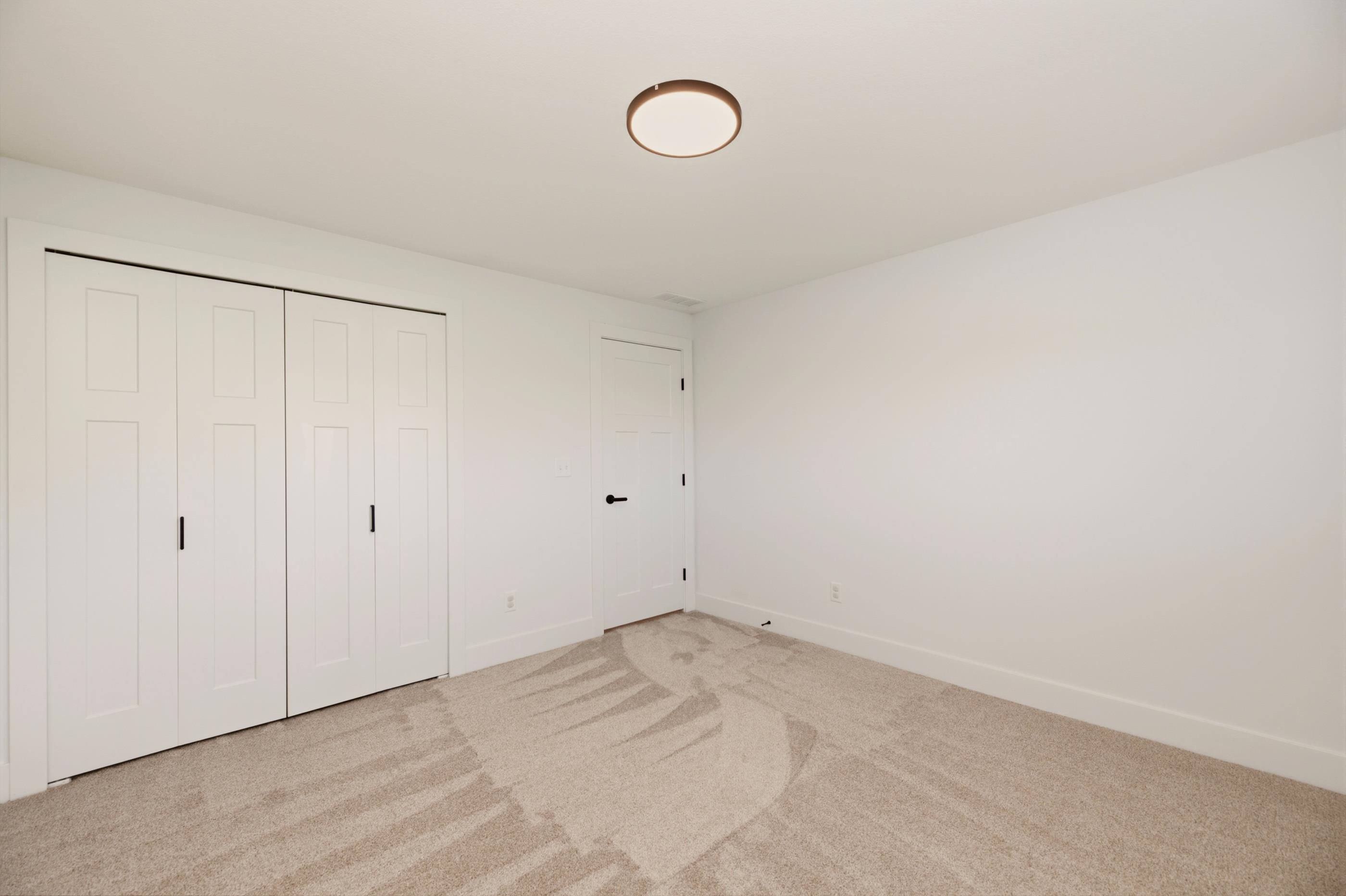 9634 W Cedar Ln Property Photo 33