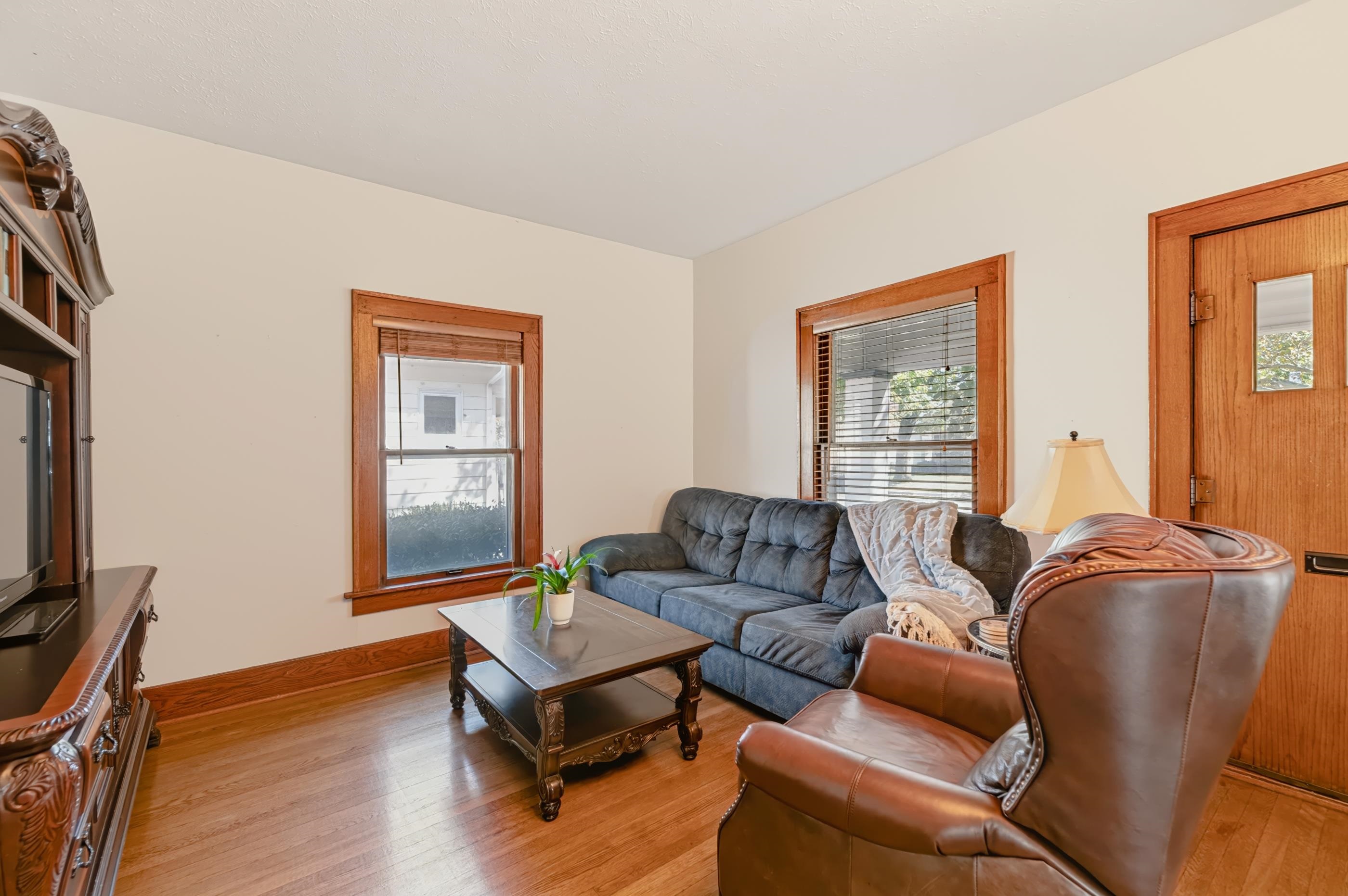1021 N Woodrow Property Photo 4
