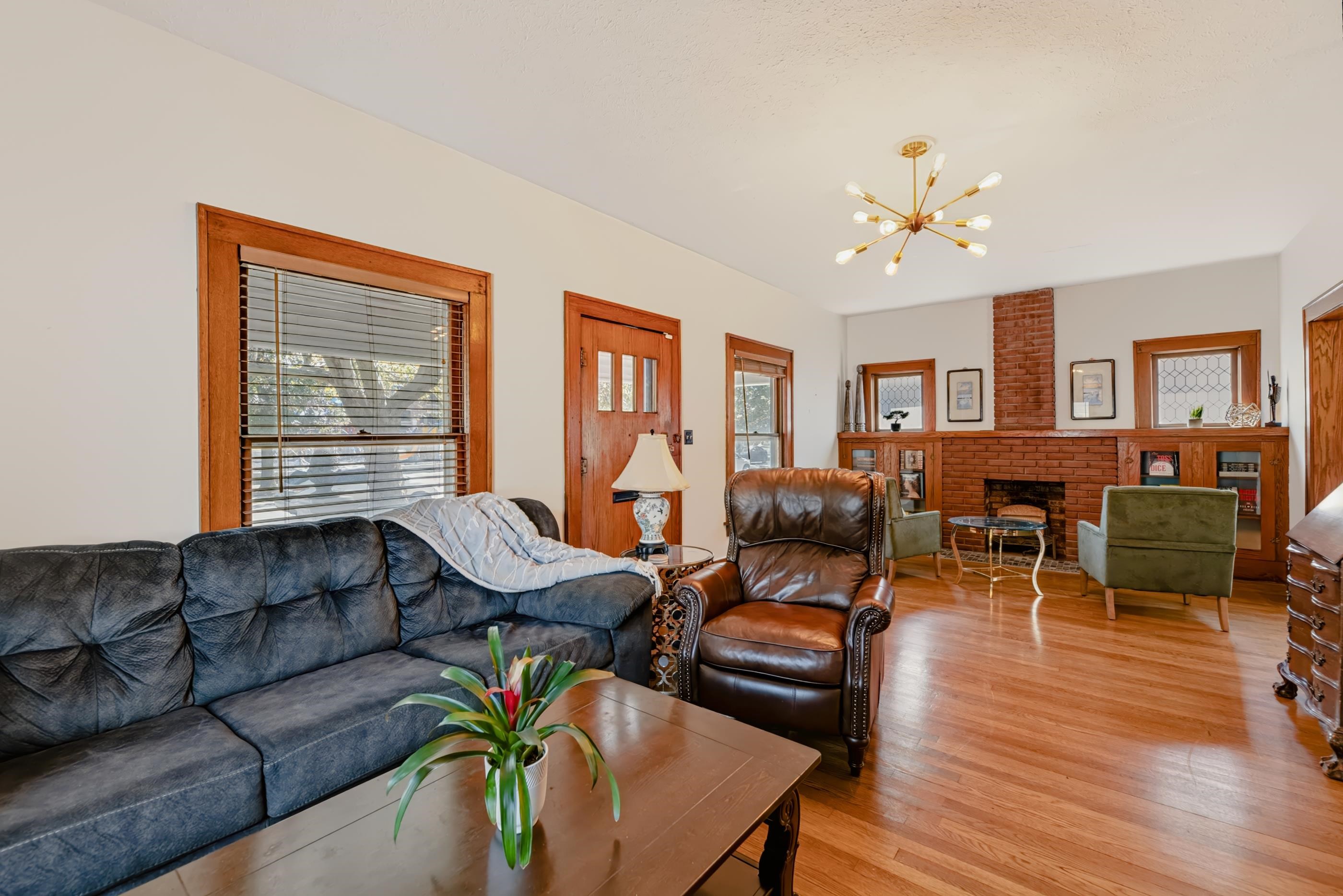 1021 N Woodrow Property Photo 5