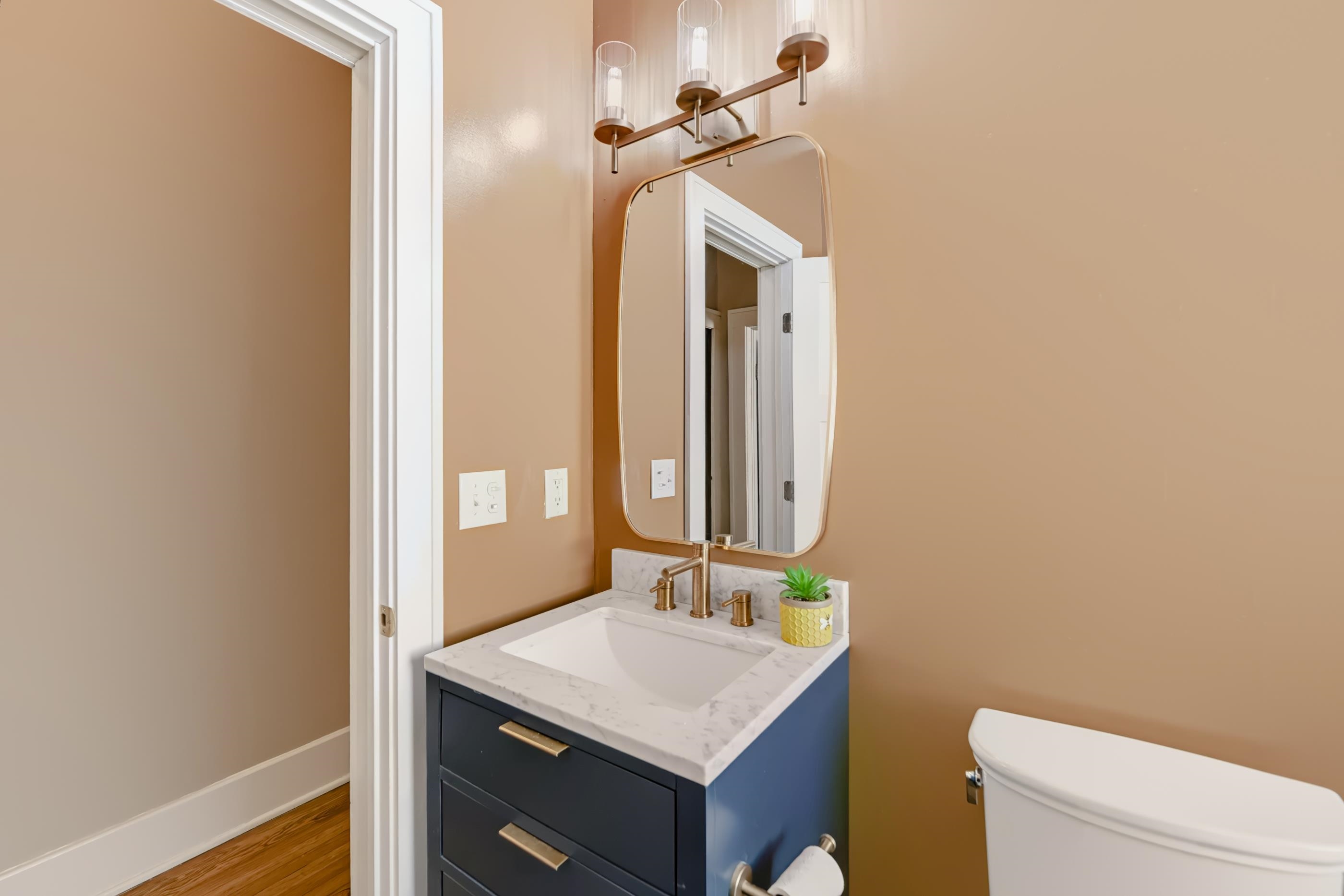 1021 N Woodrow Property Photo 21
