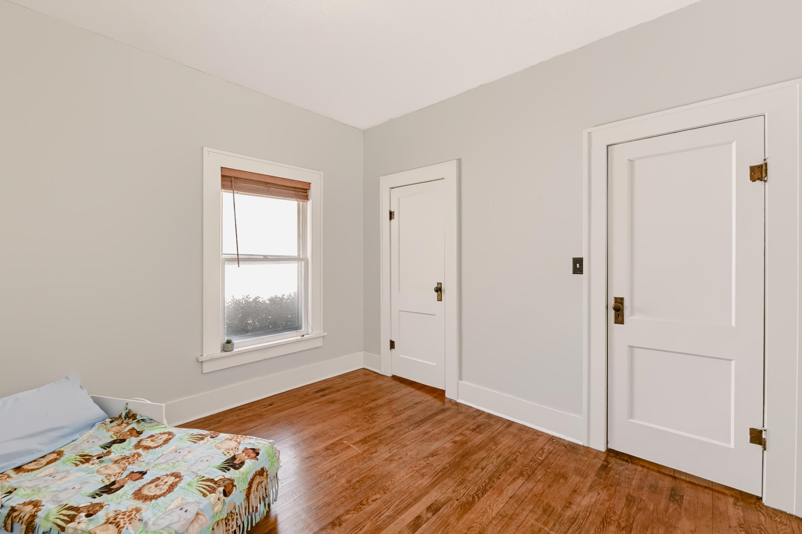 1021 N Woodrow Property Photo 23