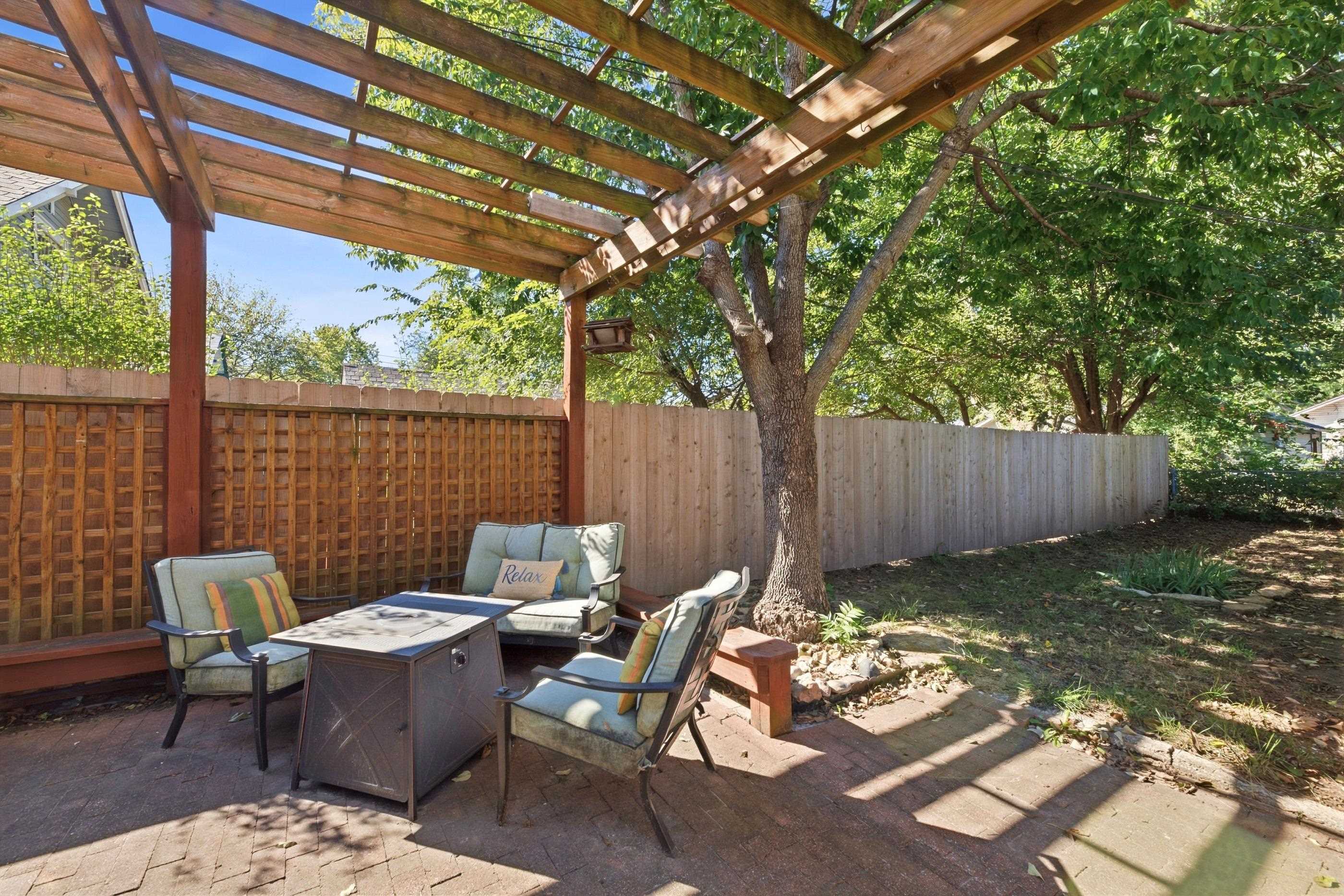 1021 N Woodrow Property Photo 35